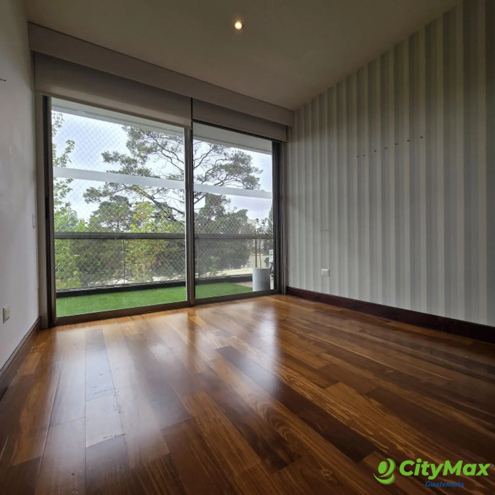 En Alquiler Apartamento en Tiffany Zona 14 - foto 17