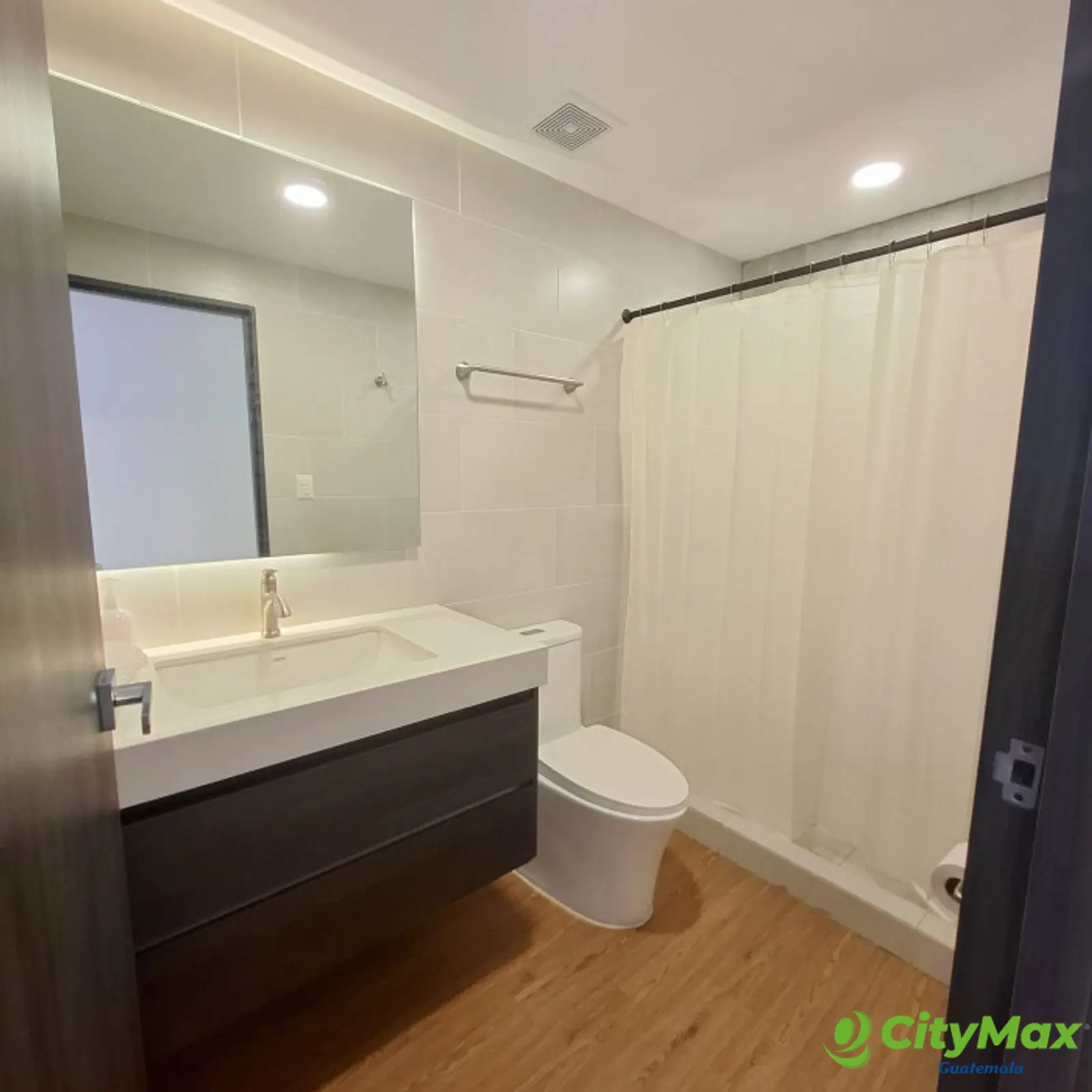 Apartamento- estudio amueblado en alquiler en Zona 10  - foto 7