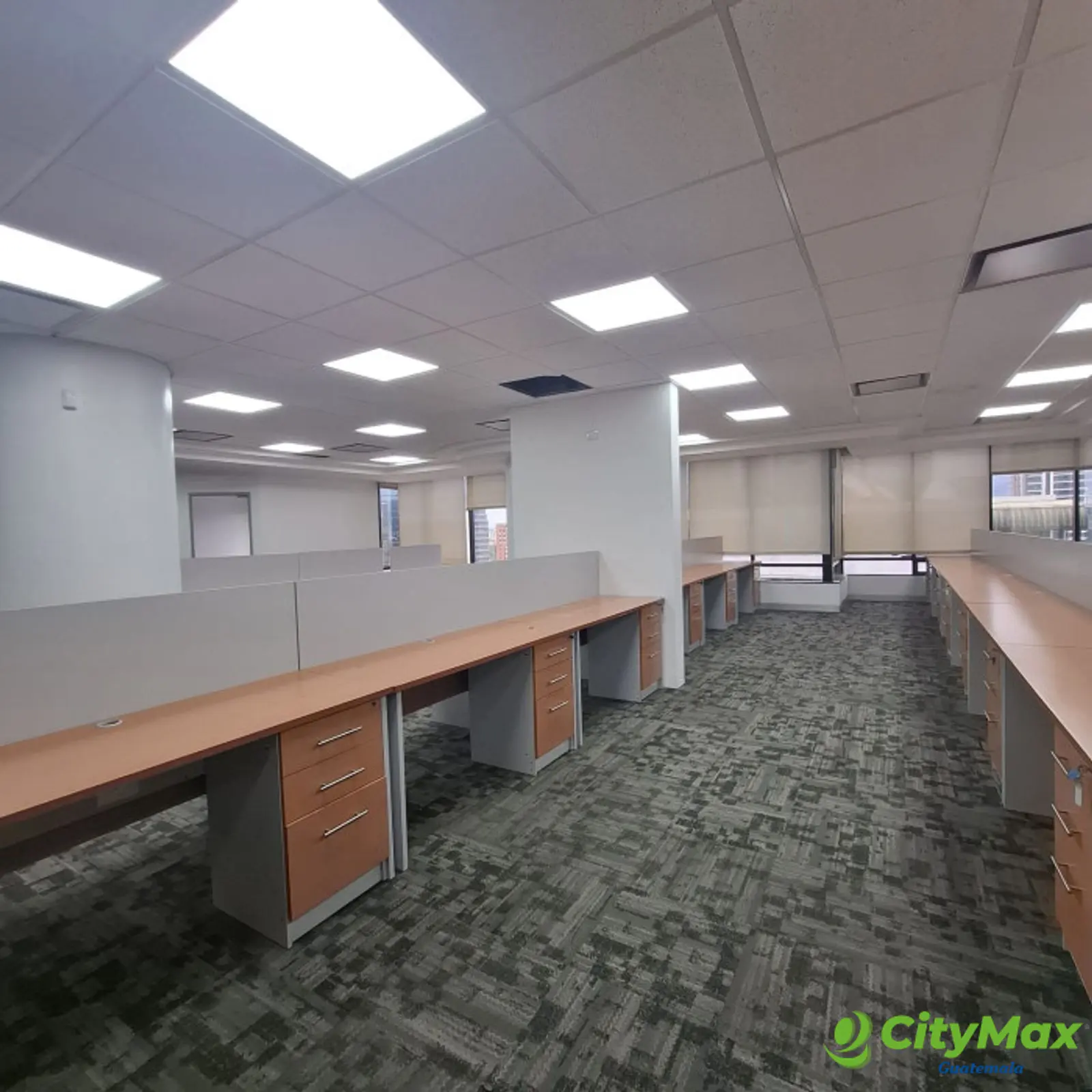 Oficina en venta en zona 10 Medio nivel Para inversión  - foto 13