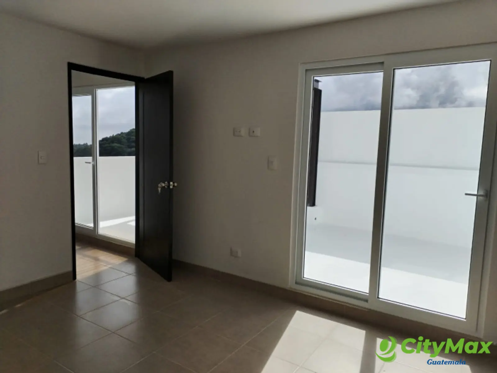 En renta casa en Verdea Arrazola Fraijanes Guatemala - foto 9