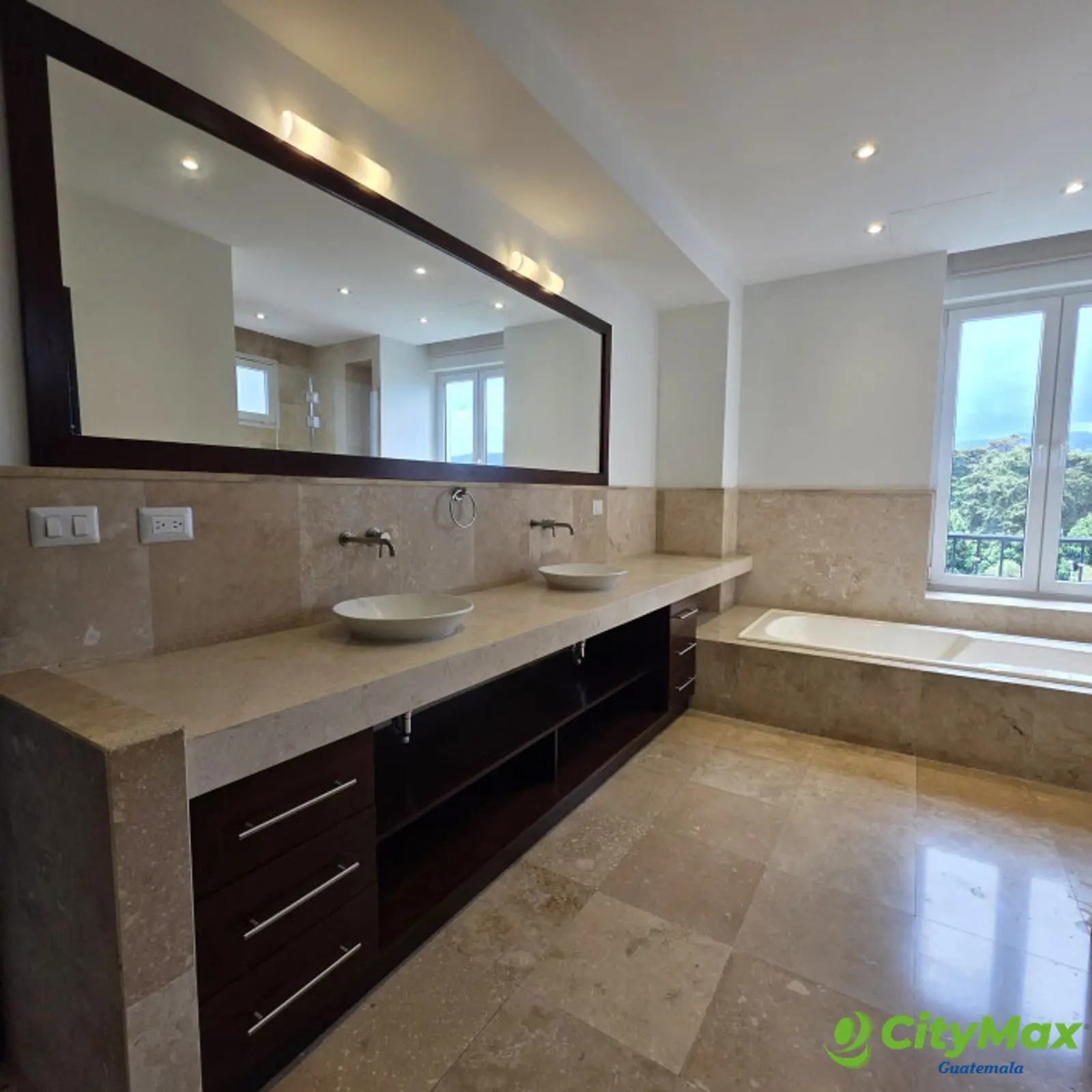 Lujoso Apartamento en Alquiler en Zona 14 Guatemala - foto 15