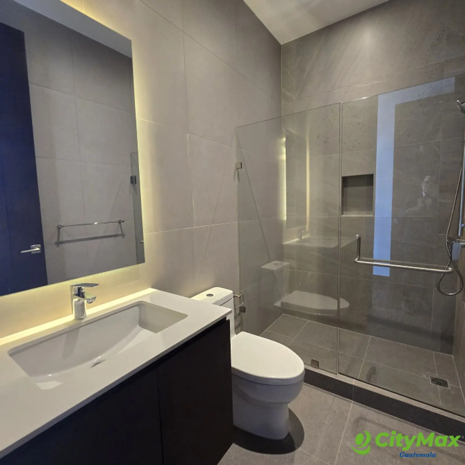 Lujoso Apartamento en renta o venta zona 14 Guatemala - foto 17