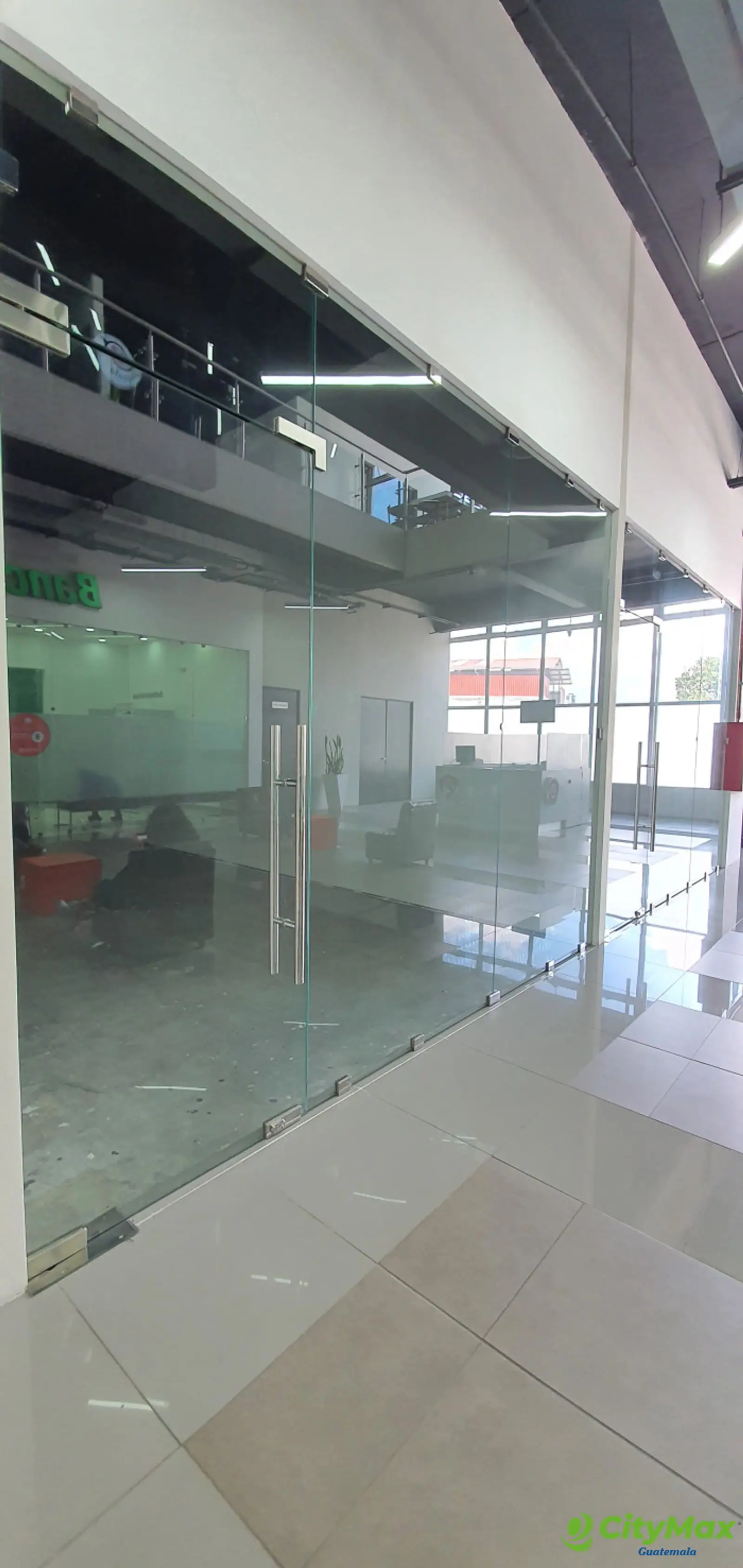 Local Comercial en renta zona 7 Calzada San Juan - foto 10