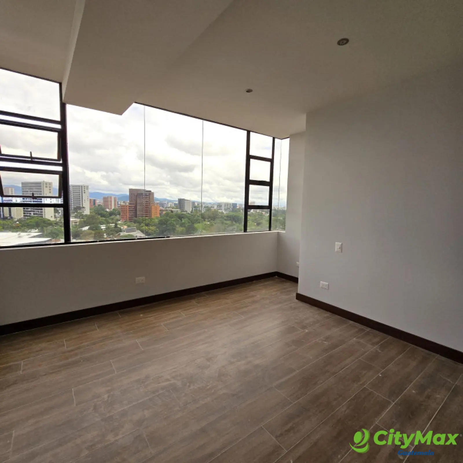 Apartamento en Zona 10 en venta REMODELADO - foto 19
