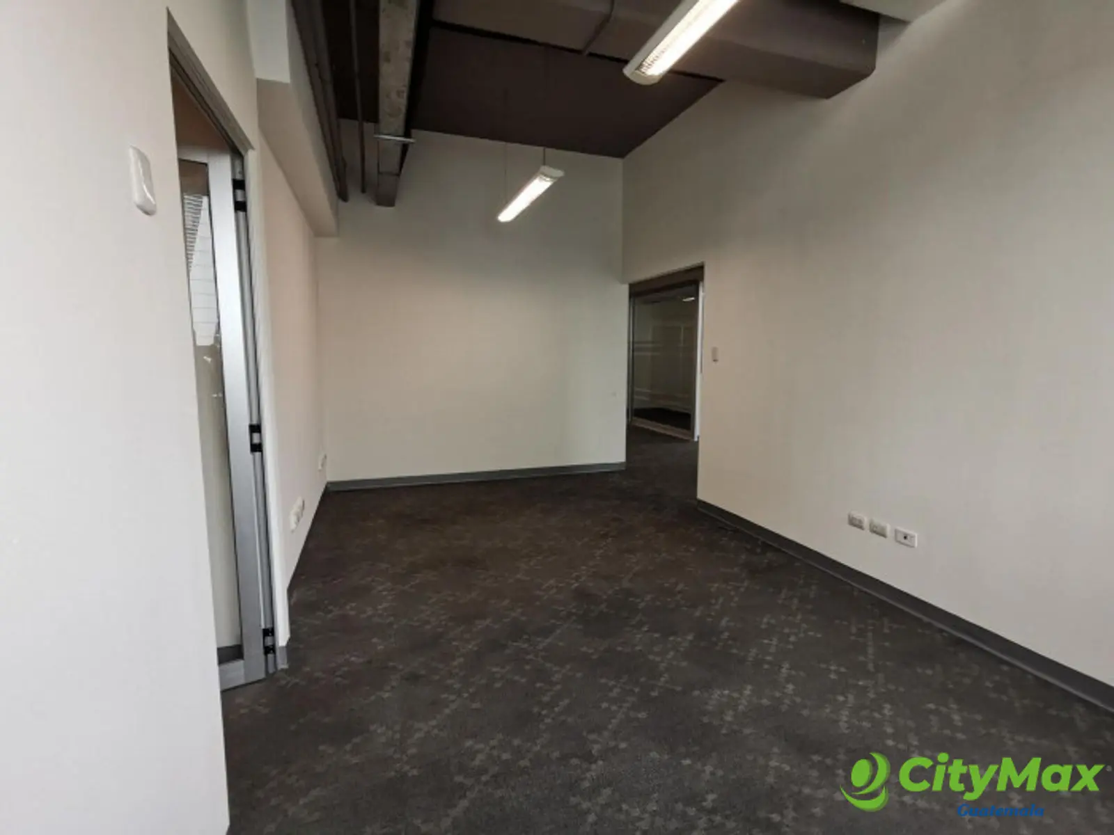 LUJOSA OFICINA EN RENTA EN ZONA 15 CIUDAD GUATEMALA - foto 9