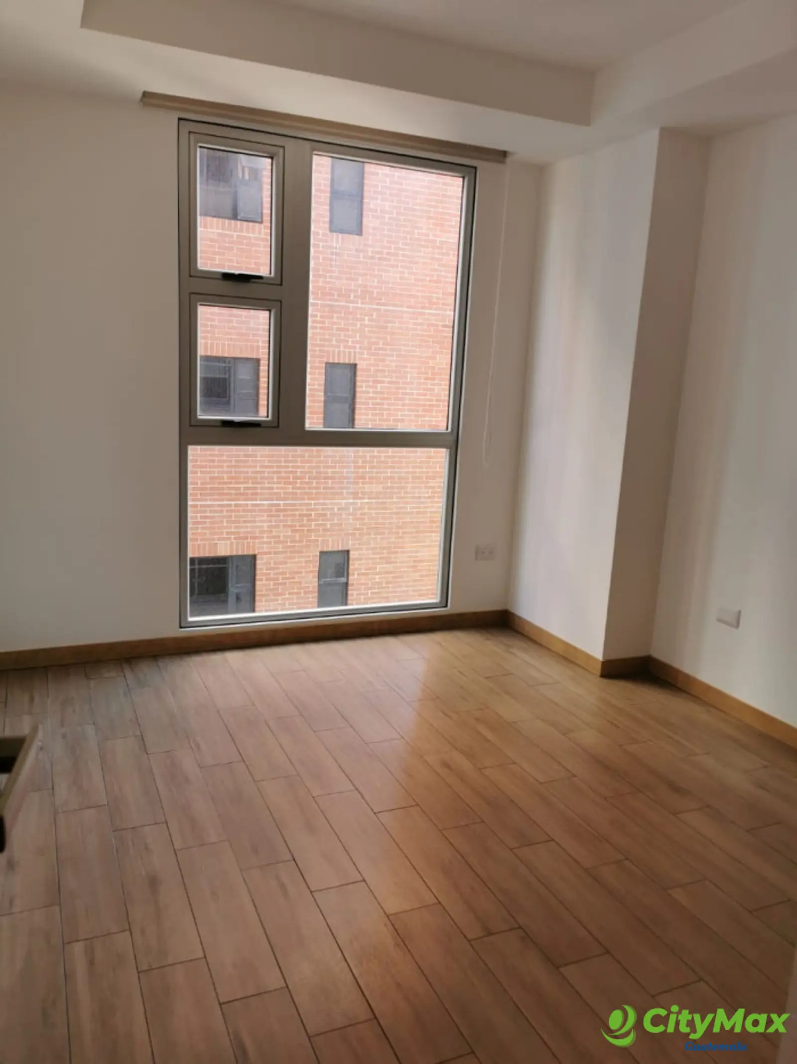Apartamento en renta en zona 10 de 2 habitaciones - foto 3
