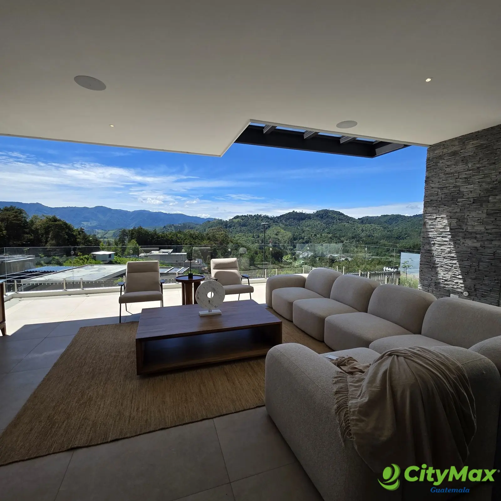 En venta casa en zona 16 El Pulte Guatemala - foto 2