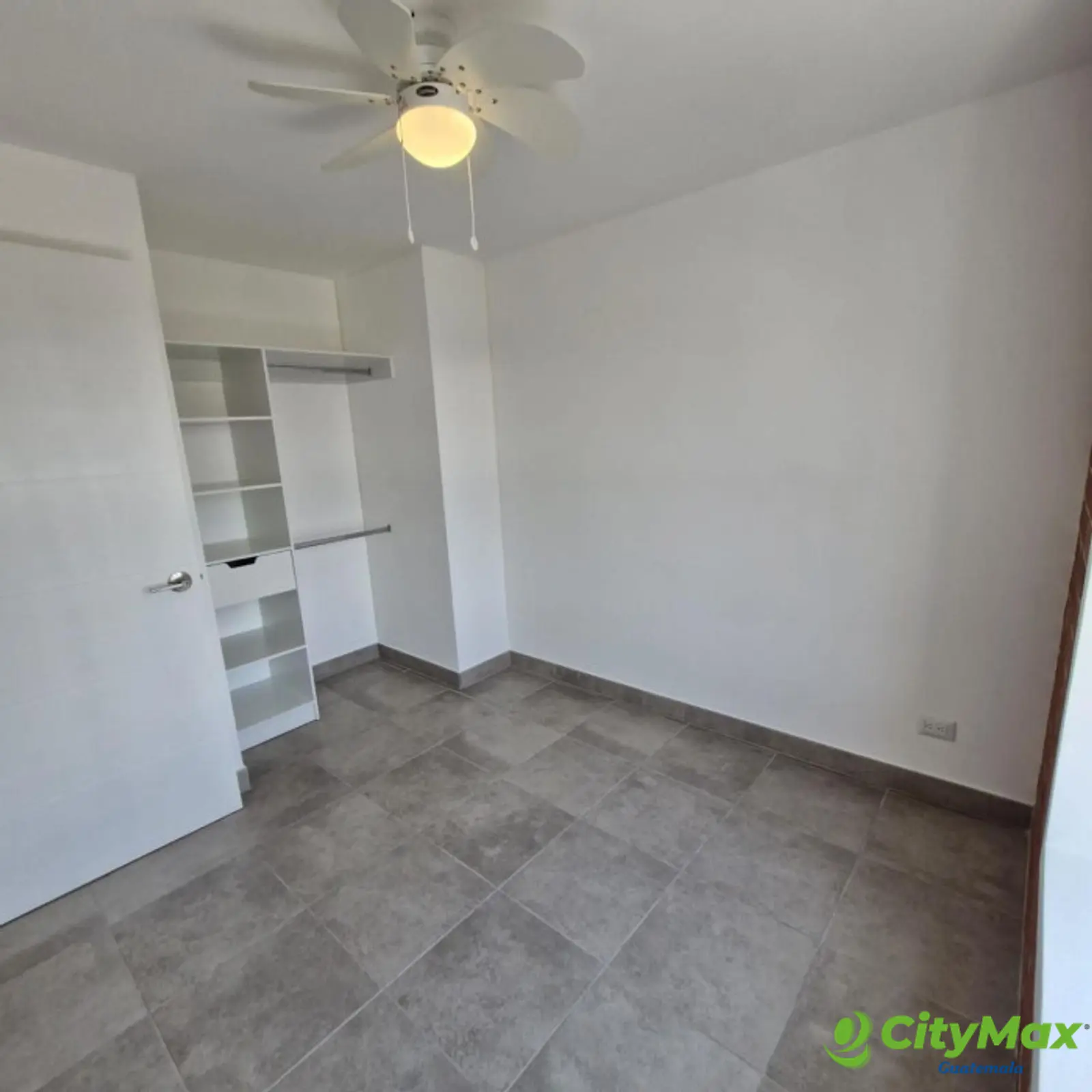 Apartamento en VENTA Y RENTA en zona 2 Ciudad Nueva  - foto 9