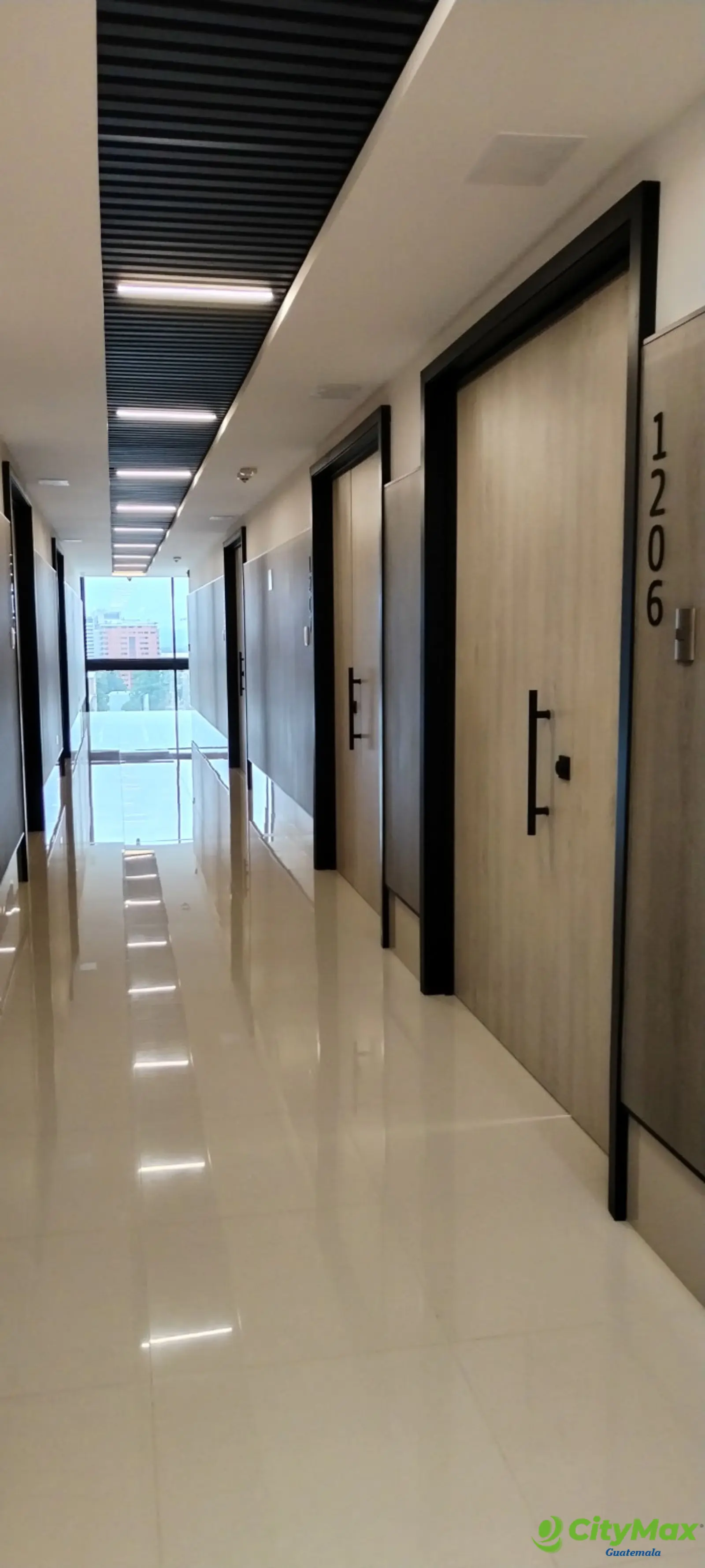 Oficina venta en zona 14 para inversión! rentada - foto 8