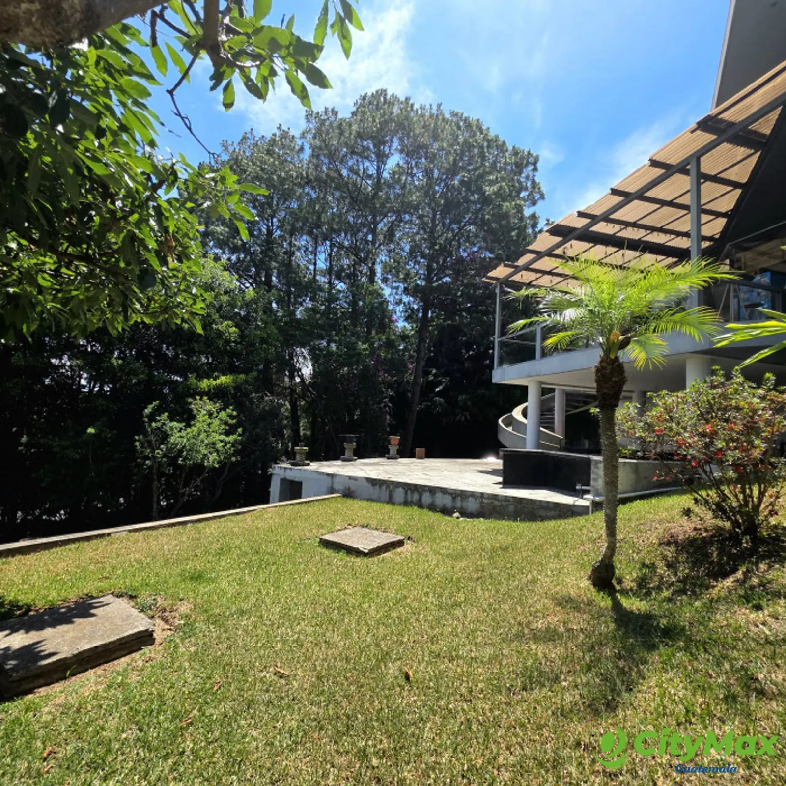 Espectacular Casa en Venta cercana Zona 15 Guatemala - foto 2