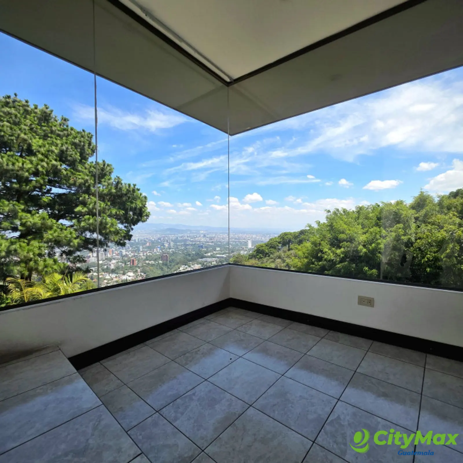 Espectacular Casa en Venta cercana Zona 15 Guatemala - foto 17