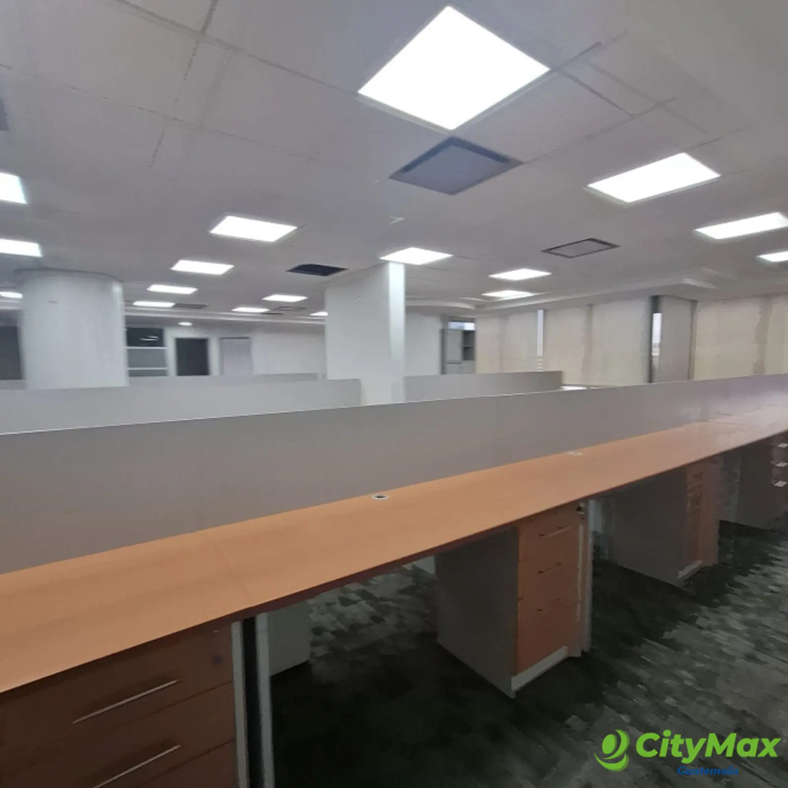 Oficina en venta en zona 10 Medio nivel Para inversión  - foto 12