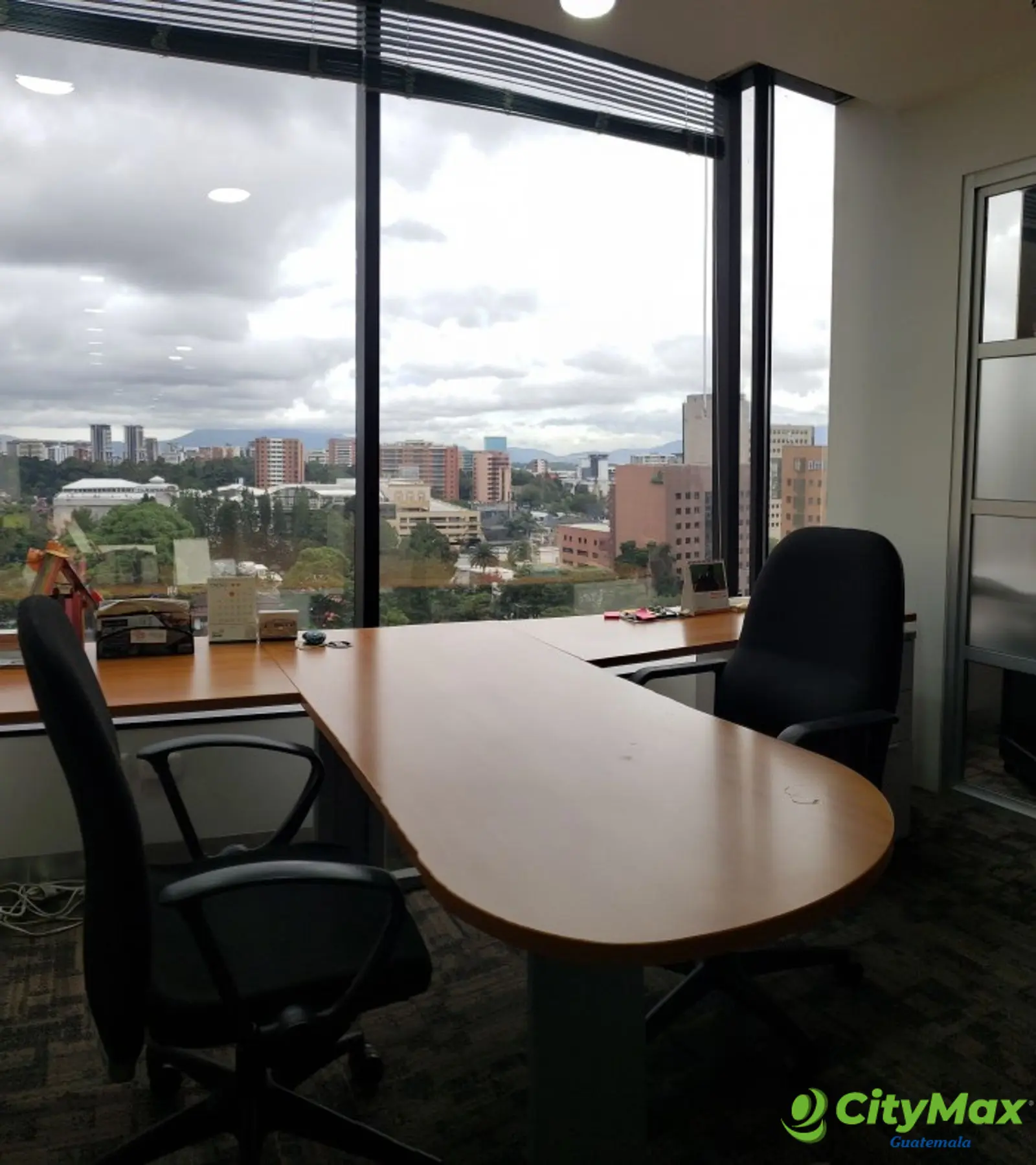 En Venta oficinas Alquiladas en zona 10 Guatemala - foto 7