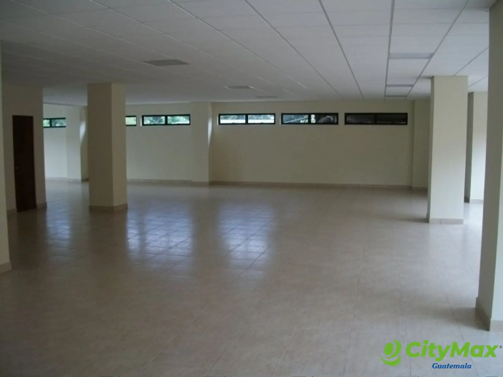 Renta de oficina en Las Américas zona 13 - foto 2