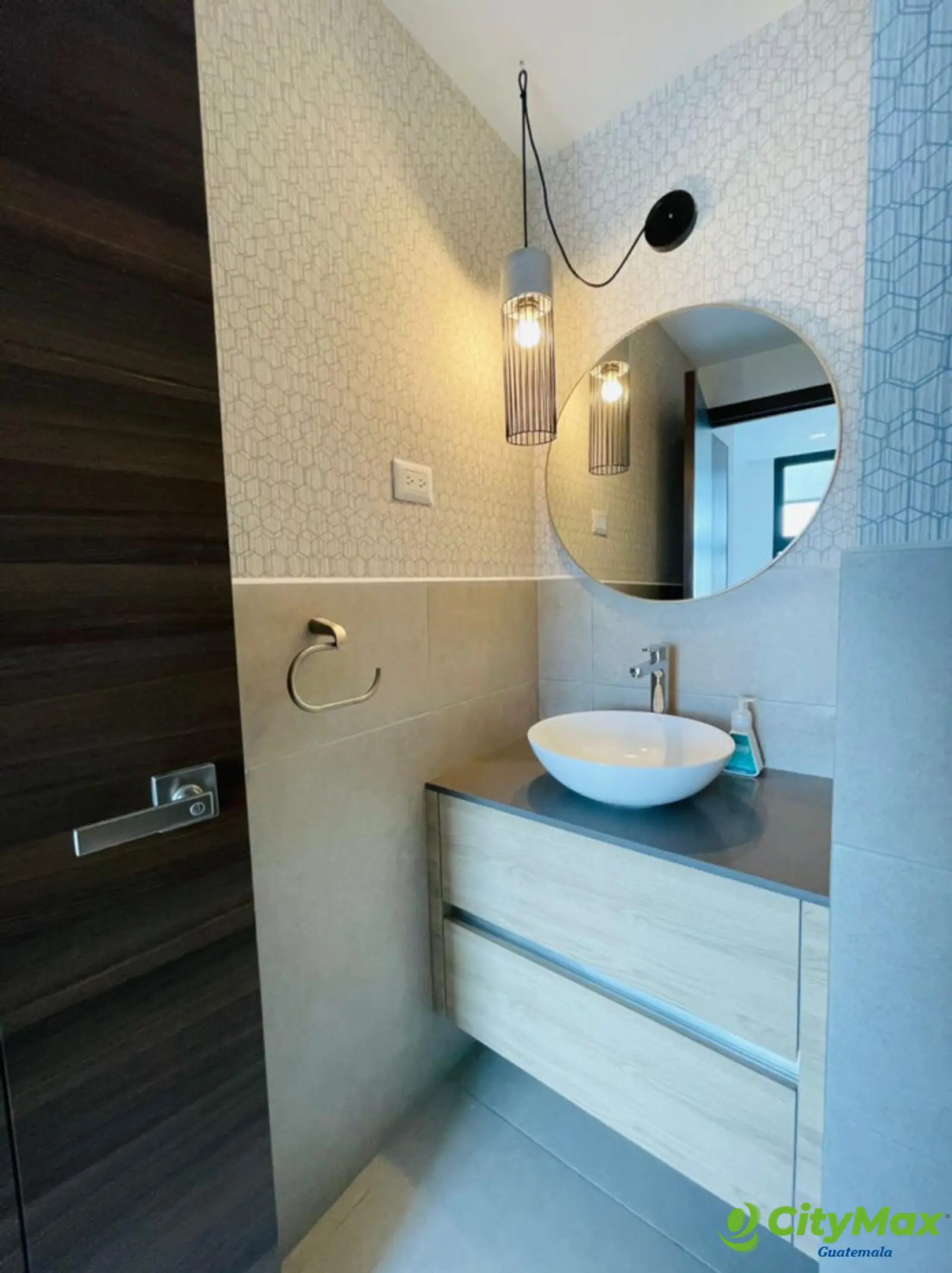 En Venta apartamento en la Zona 10 - foto 8