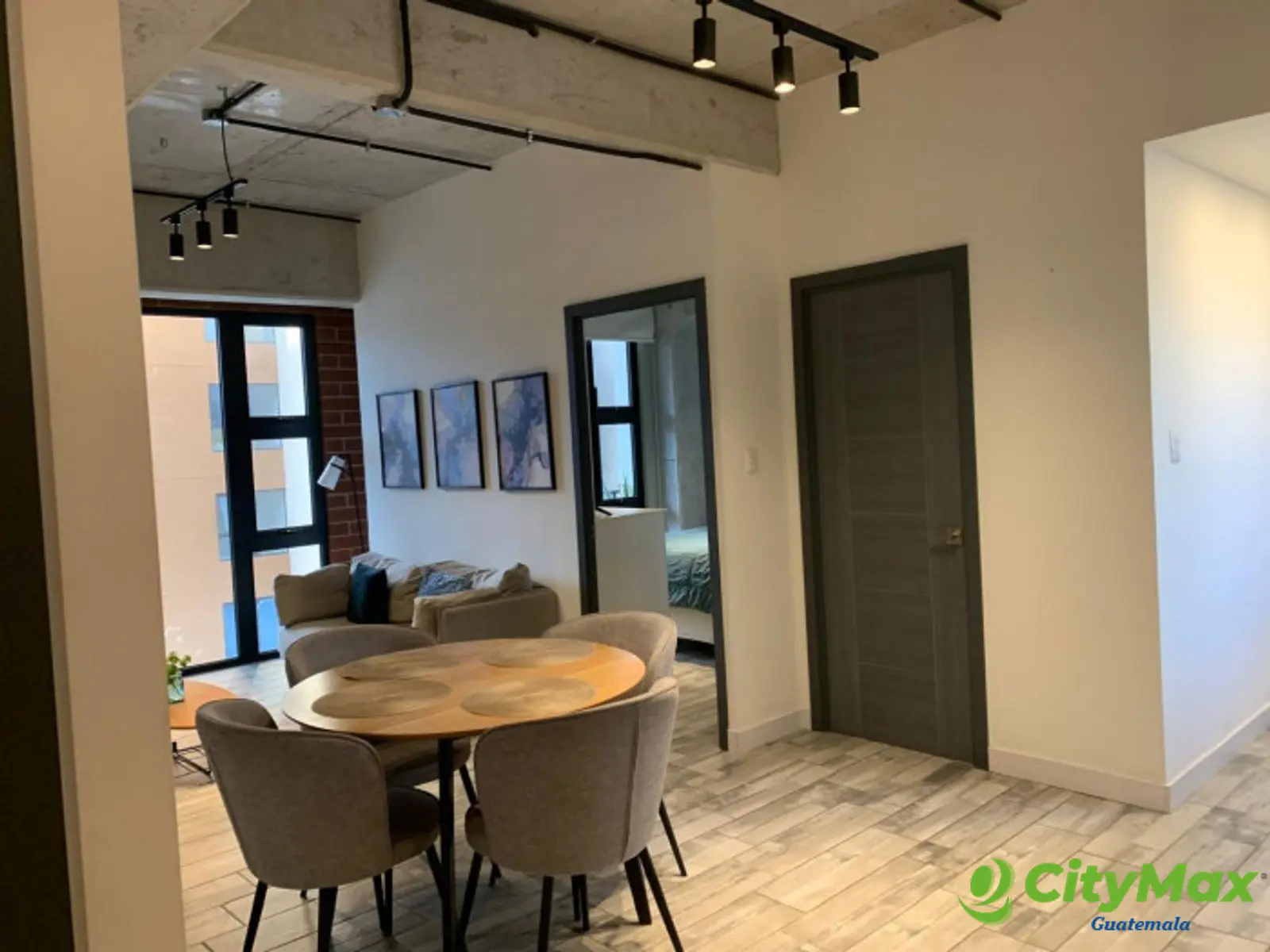 Apartamento amueblado y equipado en Zona 4 - foto 4