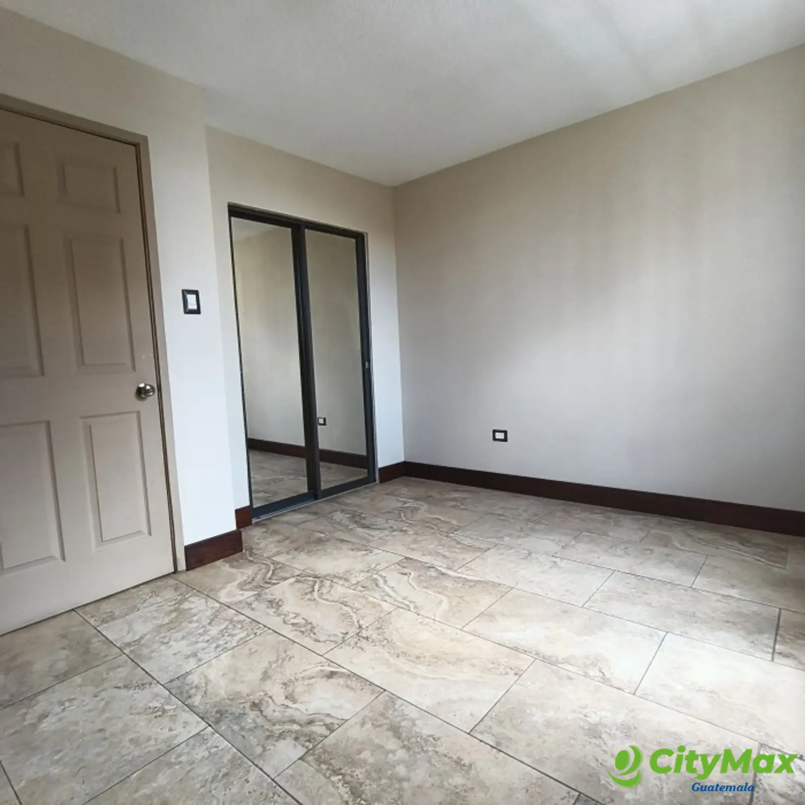 Amplio Apartamento en Renta en zona 10 - foto 9