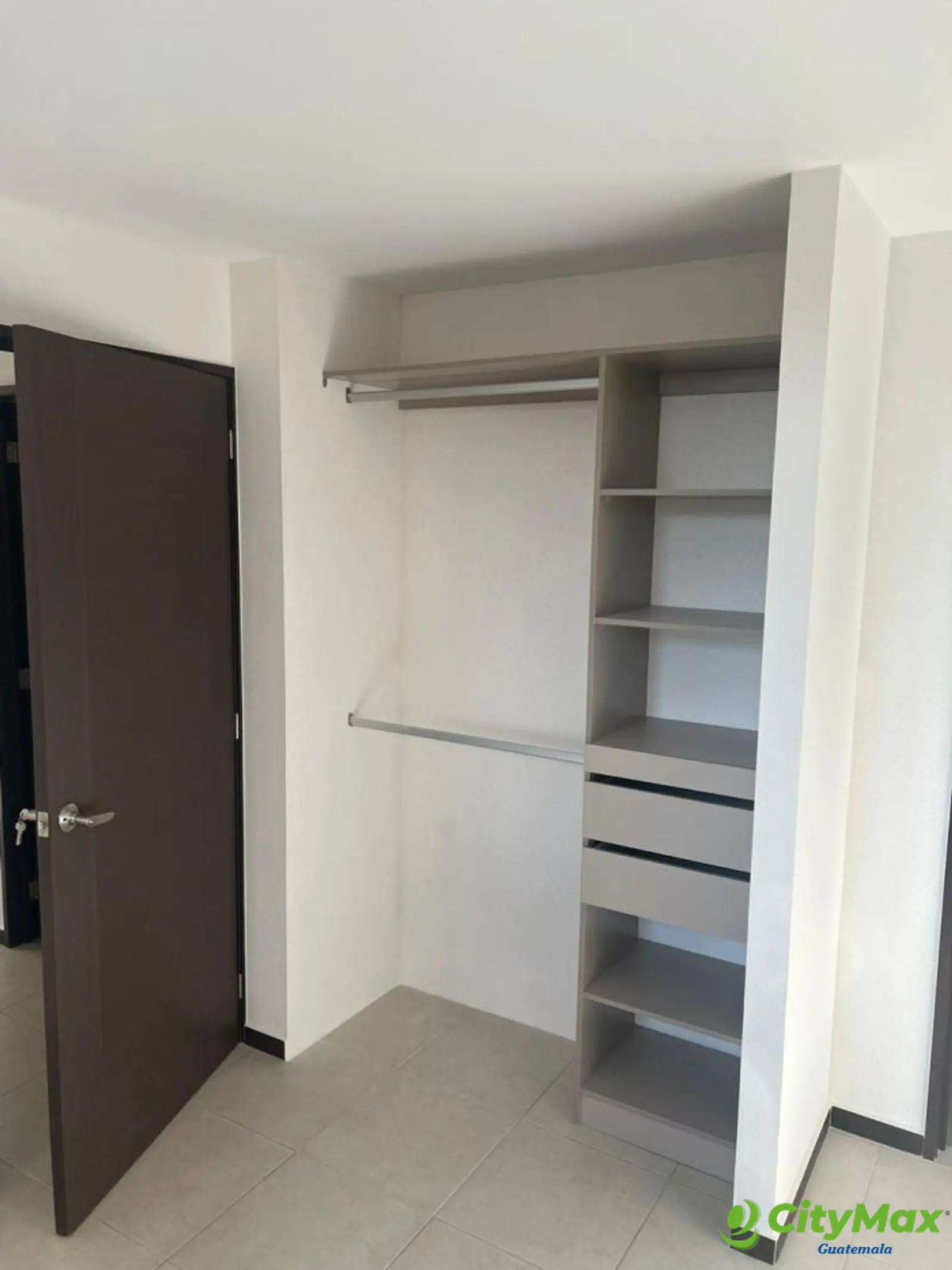 Apartamento en Renta Parque San Jorge Zona 11 - foto 4