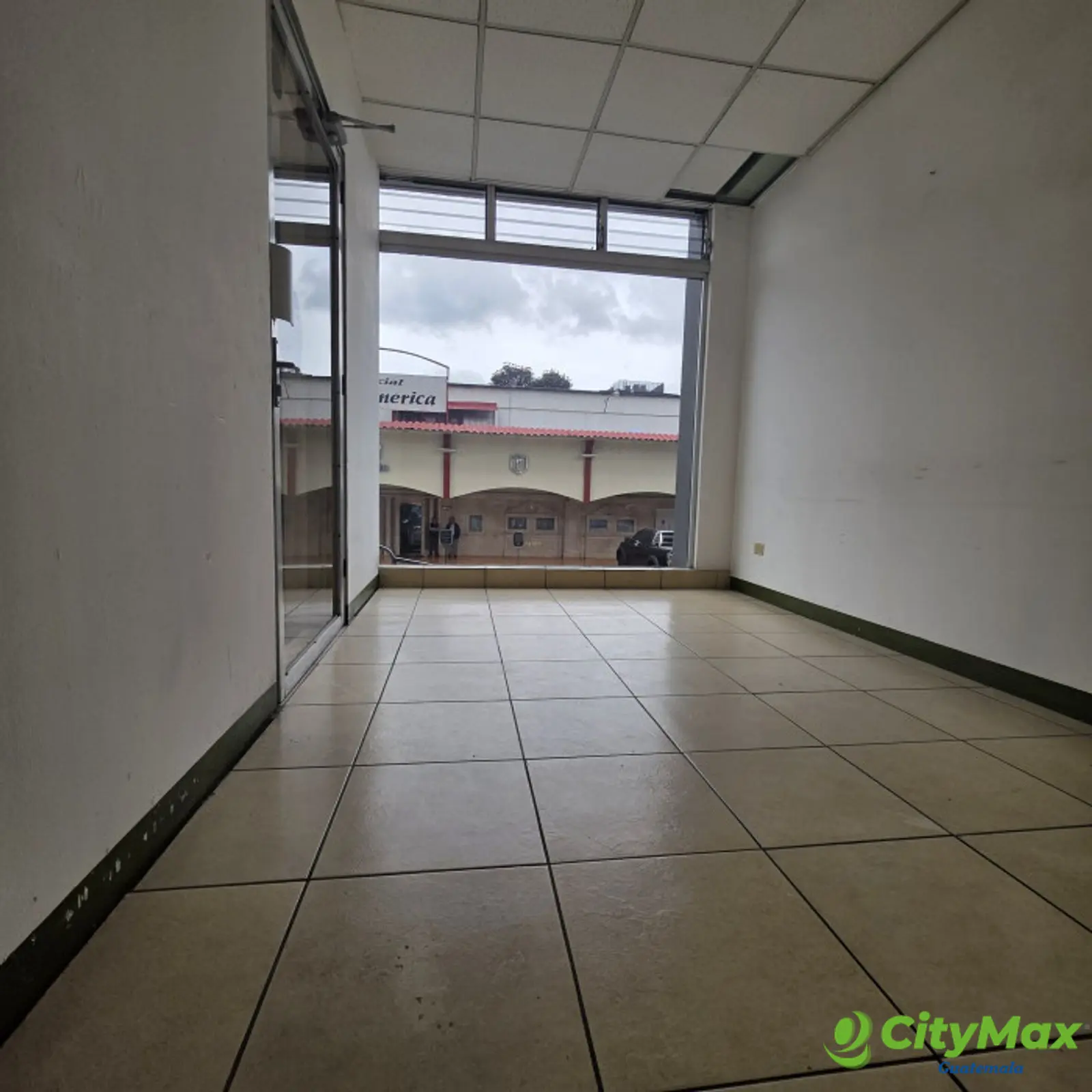 Local Comercial en RENTA en Avenida Las Americas Z.13 - foto 10