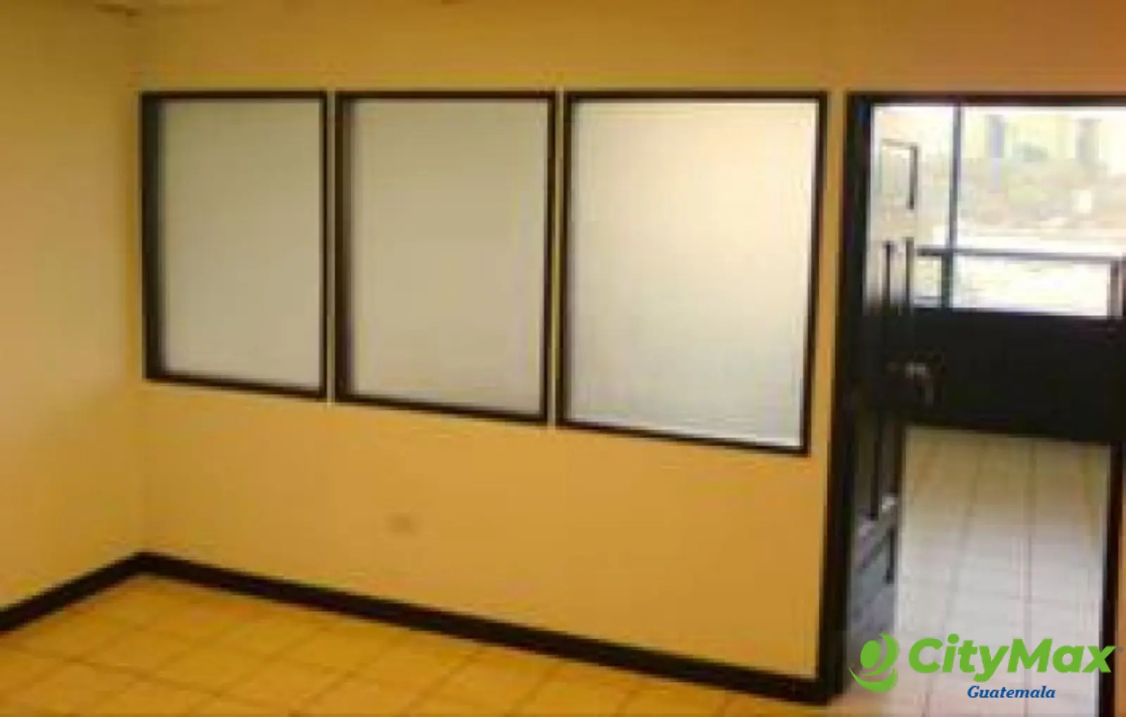Oficina en Alquiler o Venta en la Zona 10 - foto 4