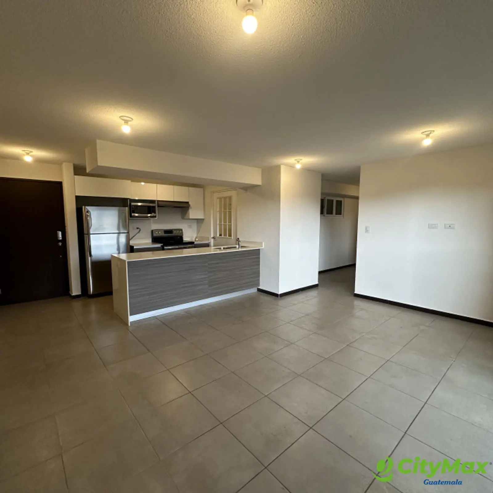 Apartamento en renta de 3 habitaciones en Parque 11 - foto 2