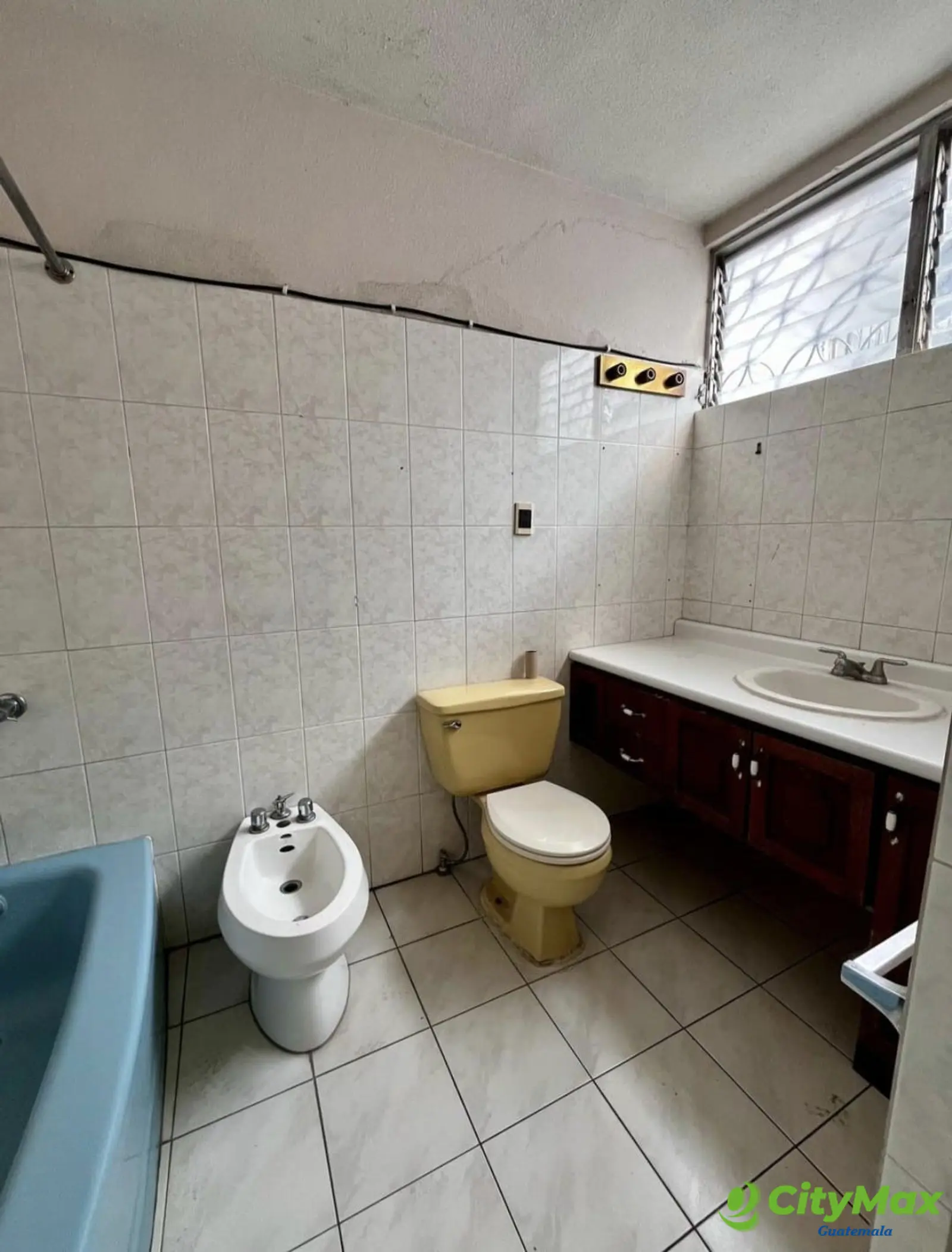 Casa Comercial En Renta Sobre Avenida Las Americas Z 13 - foto 8