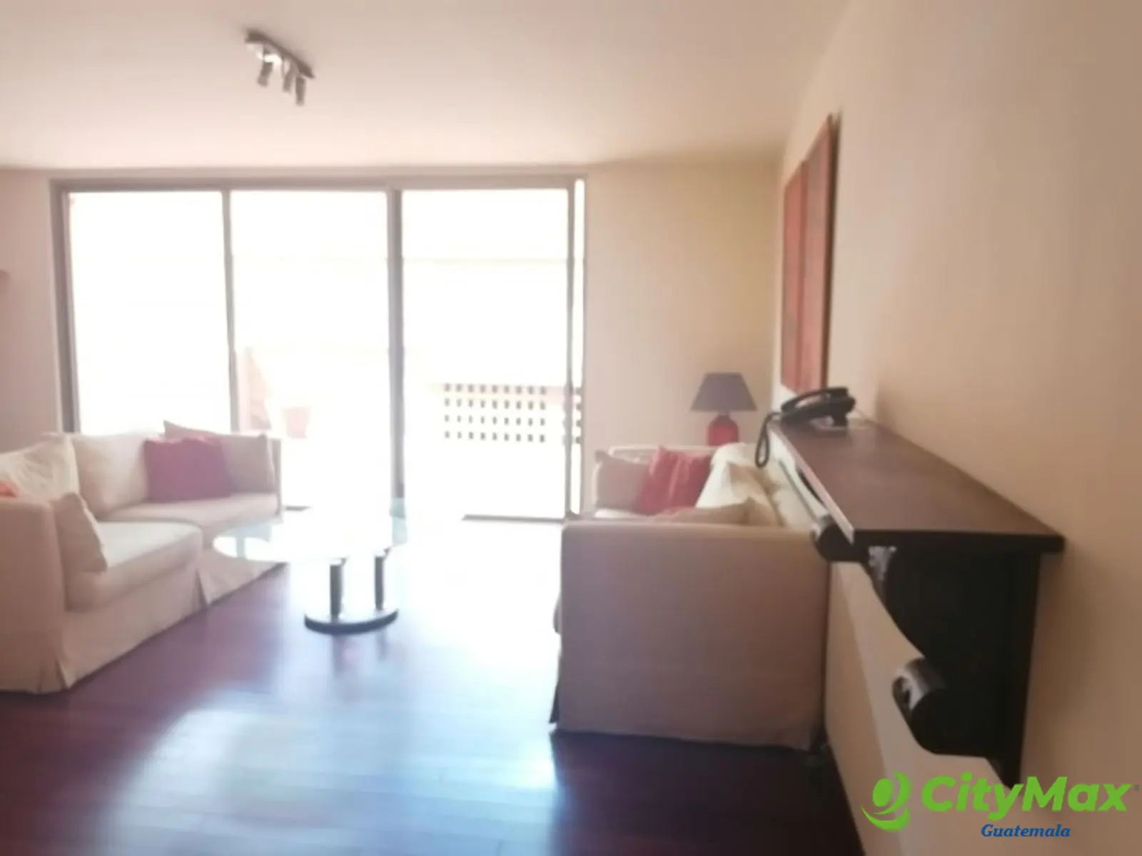 En venta apartamento con muebles rentado en zona 14 - foto 2