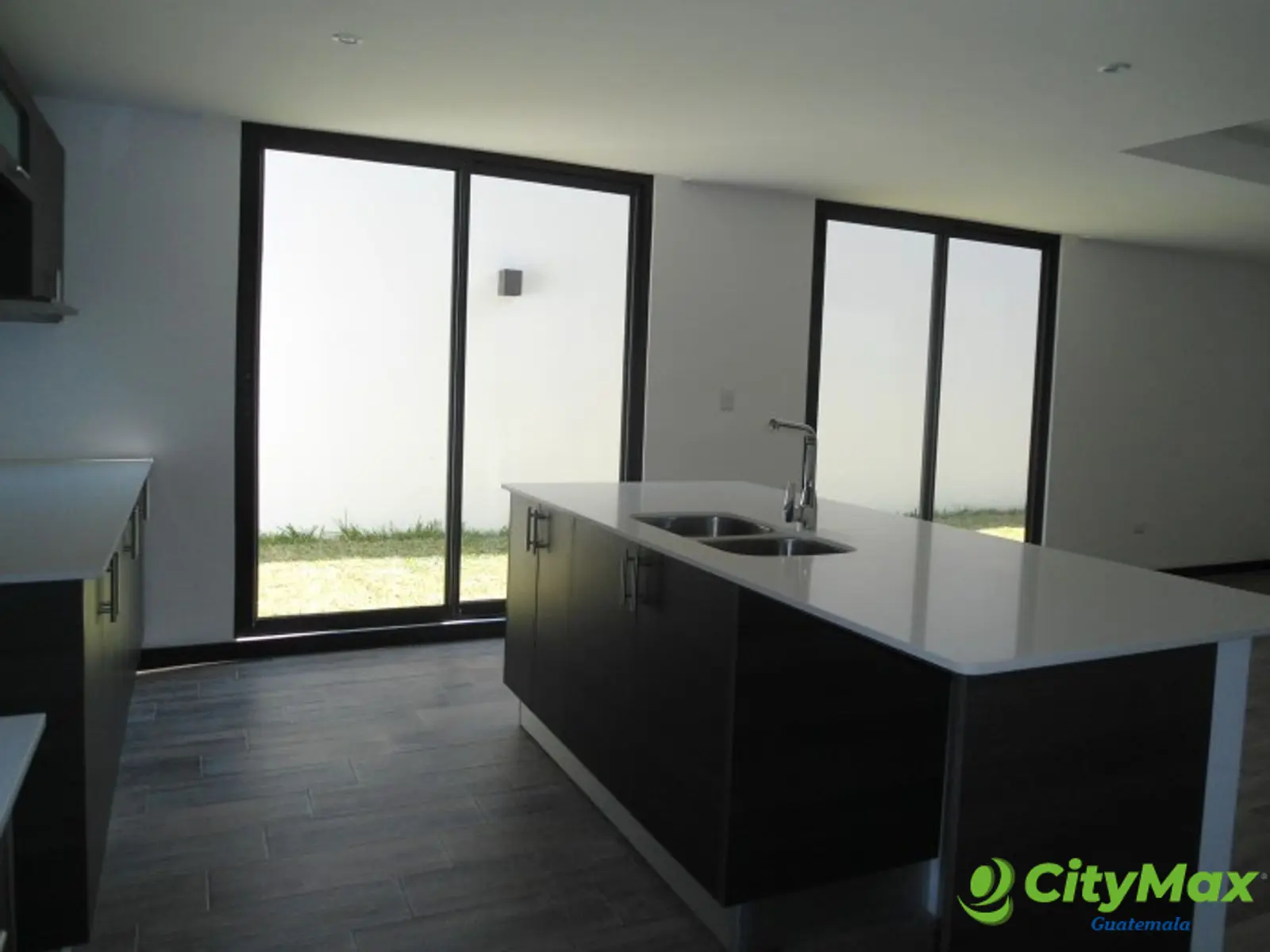 CityMax vende apartamento en edificio exclusivo zona 15 - foto 3