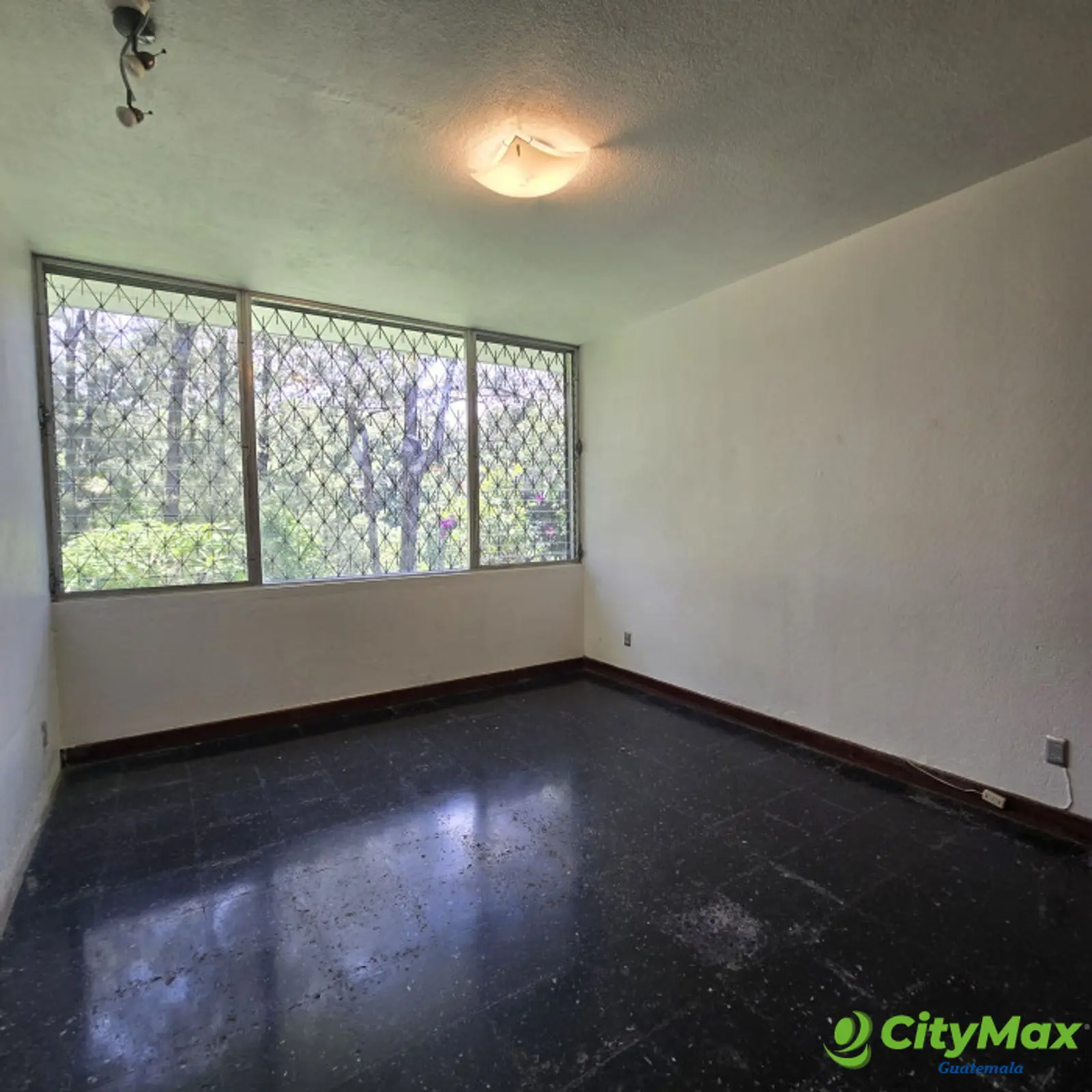 En Renta Casa en Zona 15 ideal para oficinas !! - foto 6