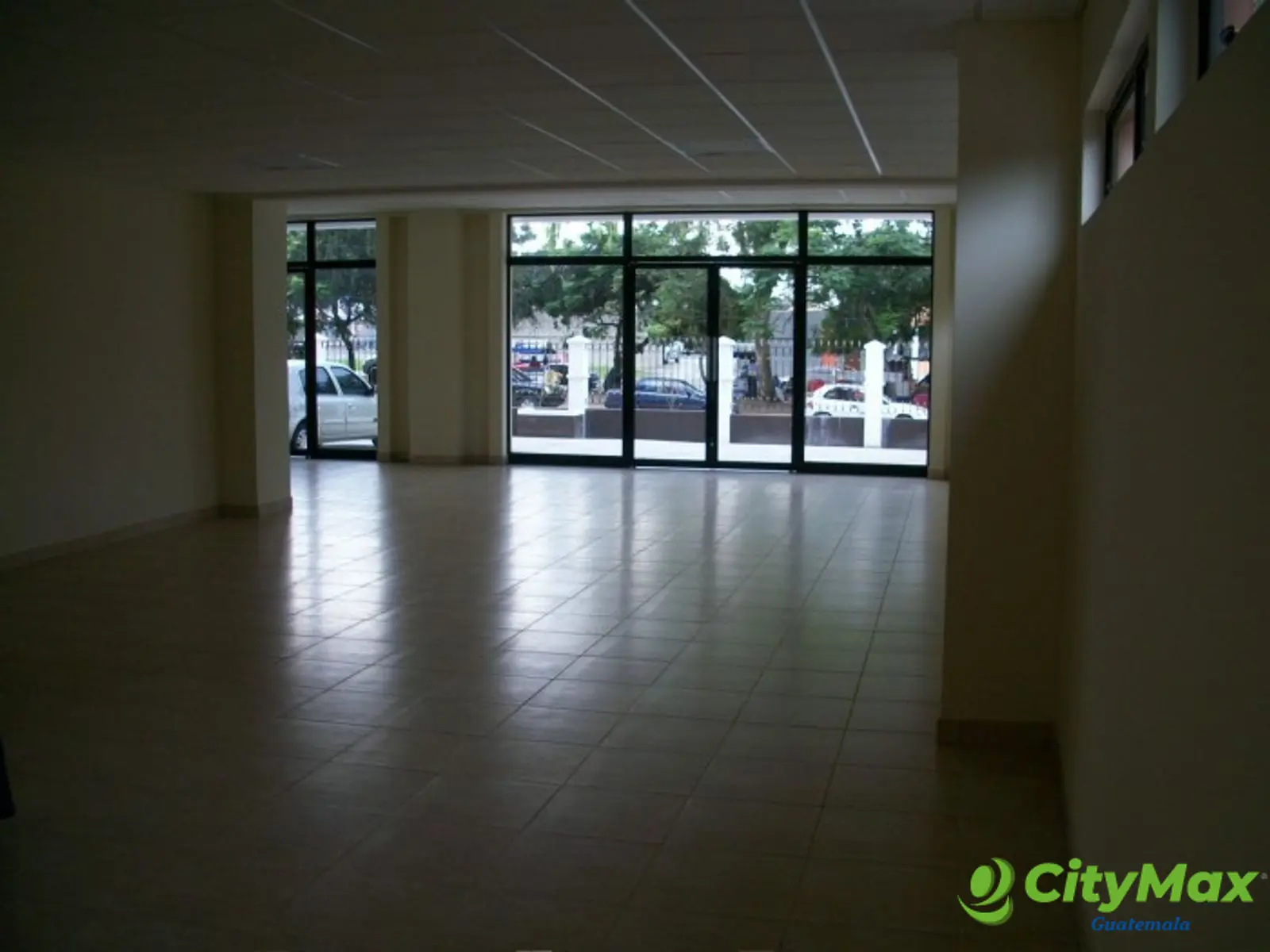 Renta de oficina en Las Américas zona 13 - foto 3