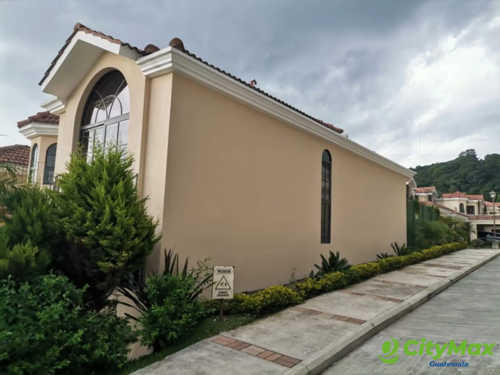 Casa en Venta en Villas Suiza Zona 16, Ideal Inversión! - foto 17