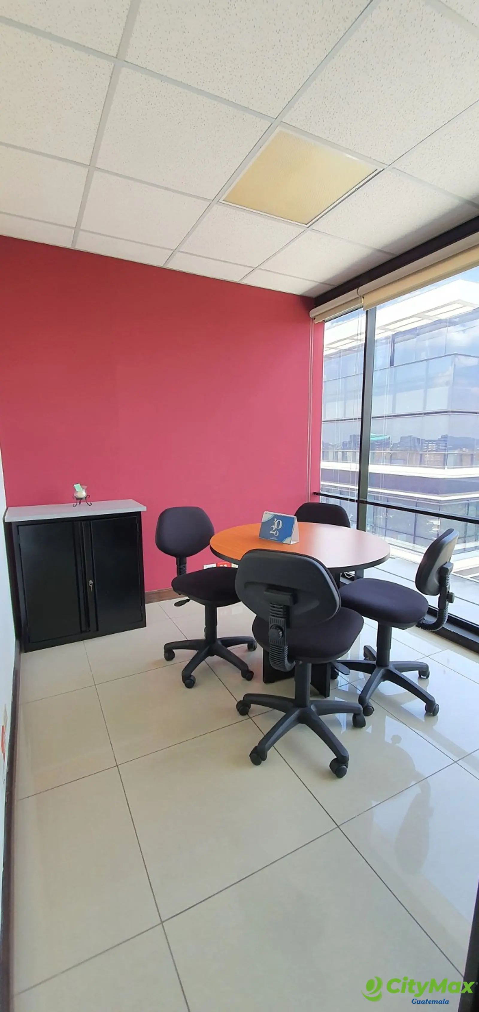 Oficinas en venta Desing Center zona 10 - foto 14