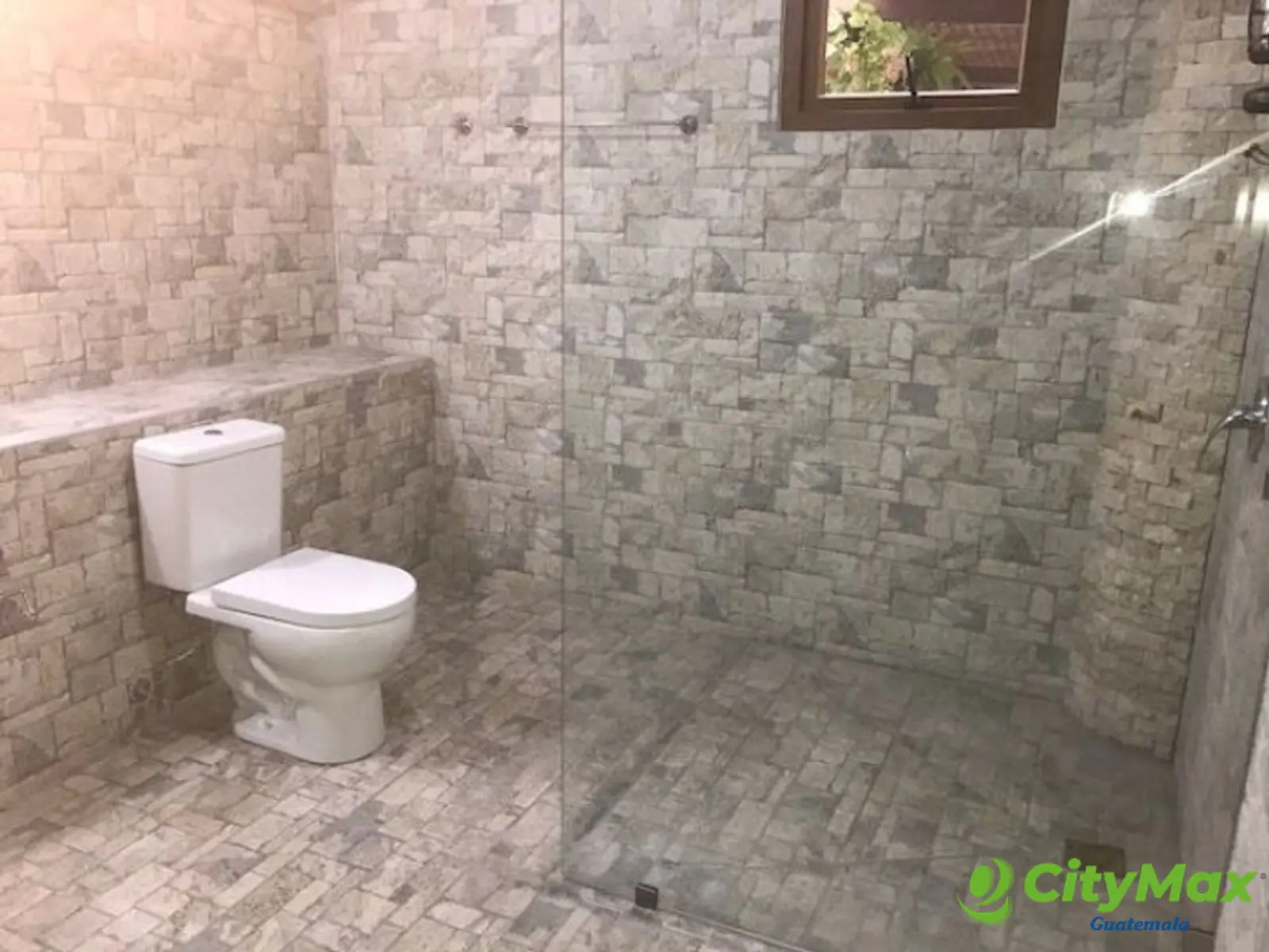 Casa en venta y renta en La Isla zona 15 - foto 16