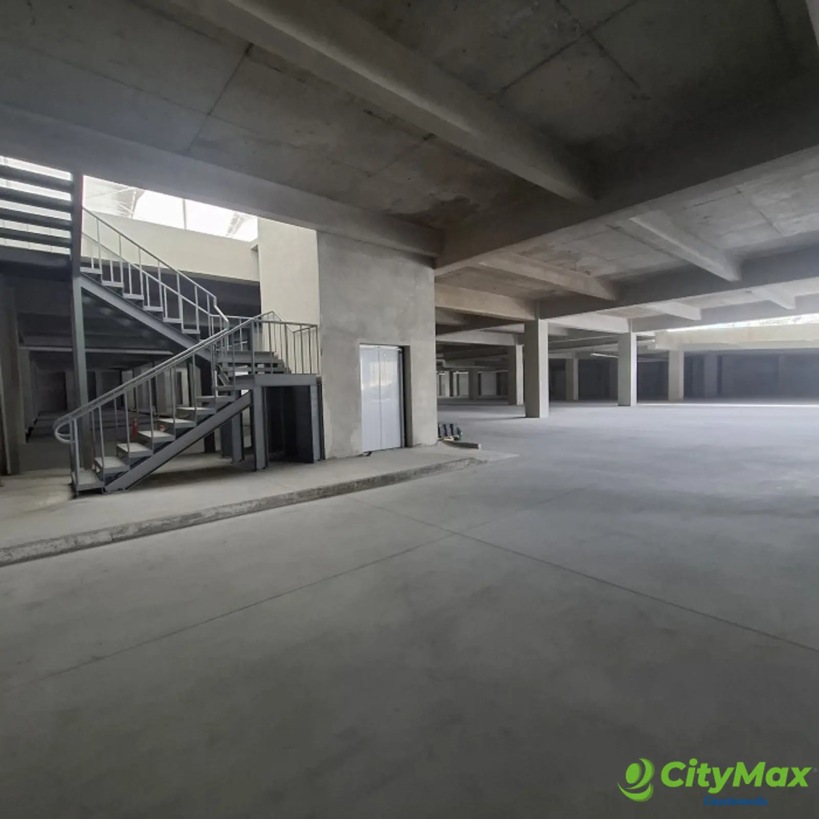 Bodega comercial sobre la Roosevelt zona 11 Toledo - foto 14