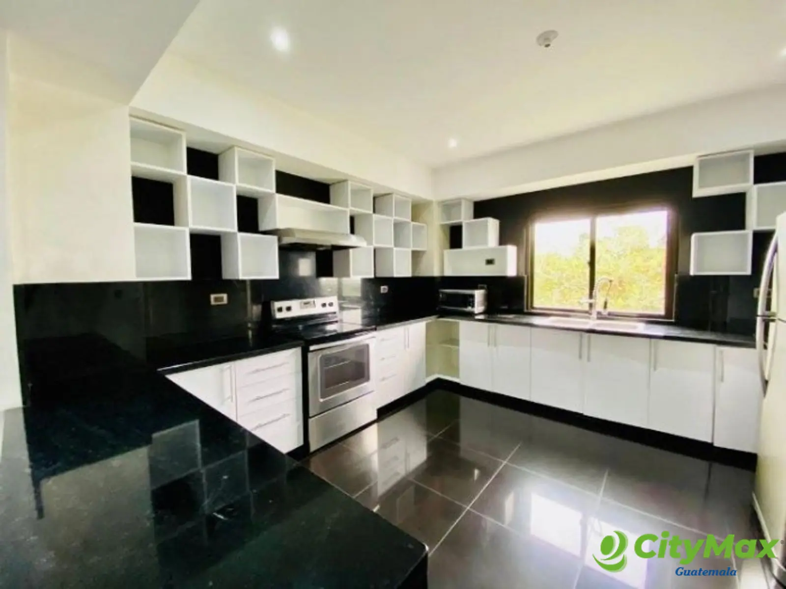 Apartamento en venta en zona 16 Guatemala - foto 2