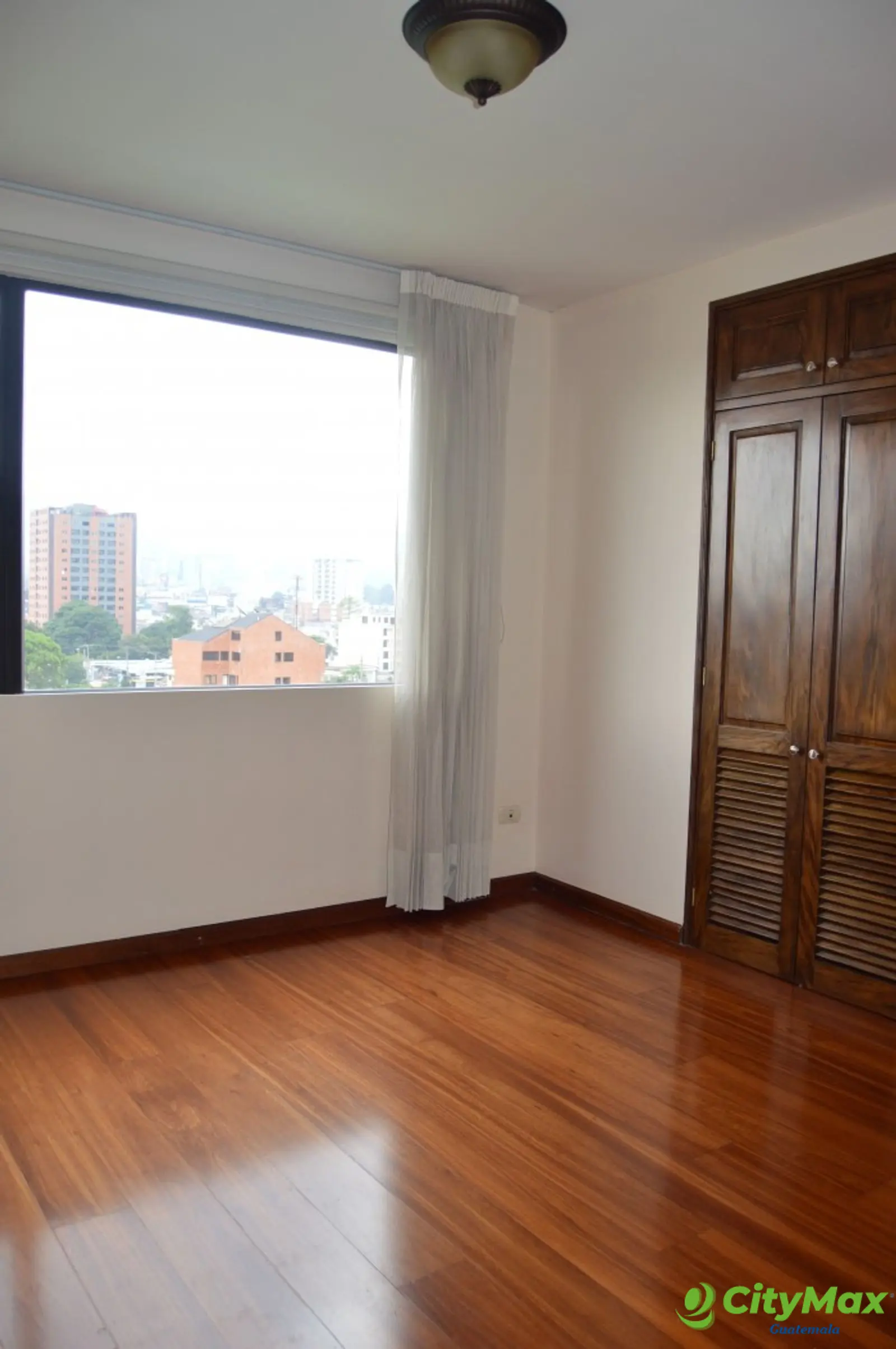 Apartamento amueblado en renta en zona 10 Guatemala - foto 13