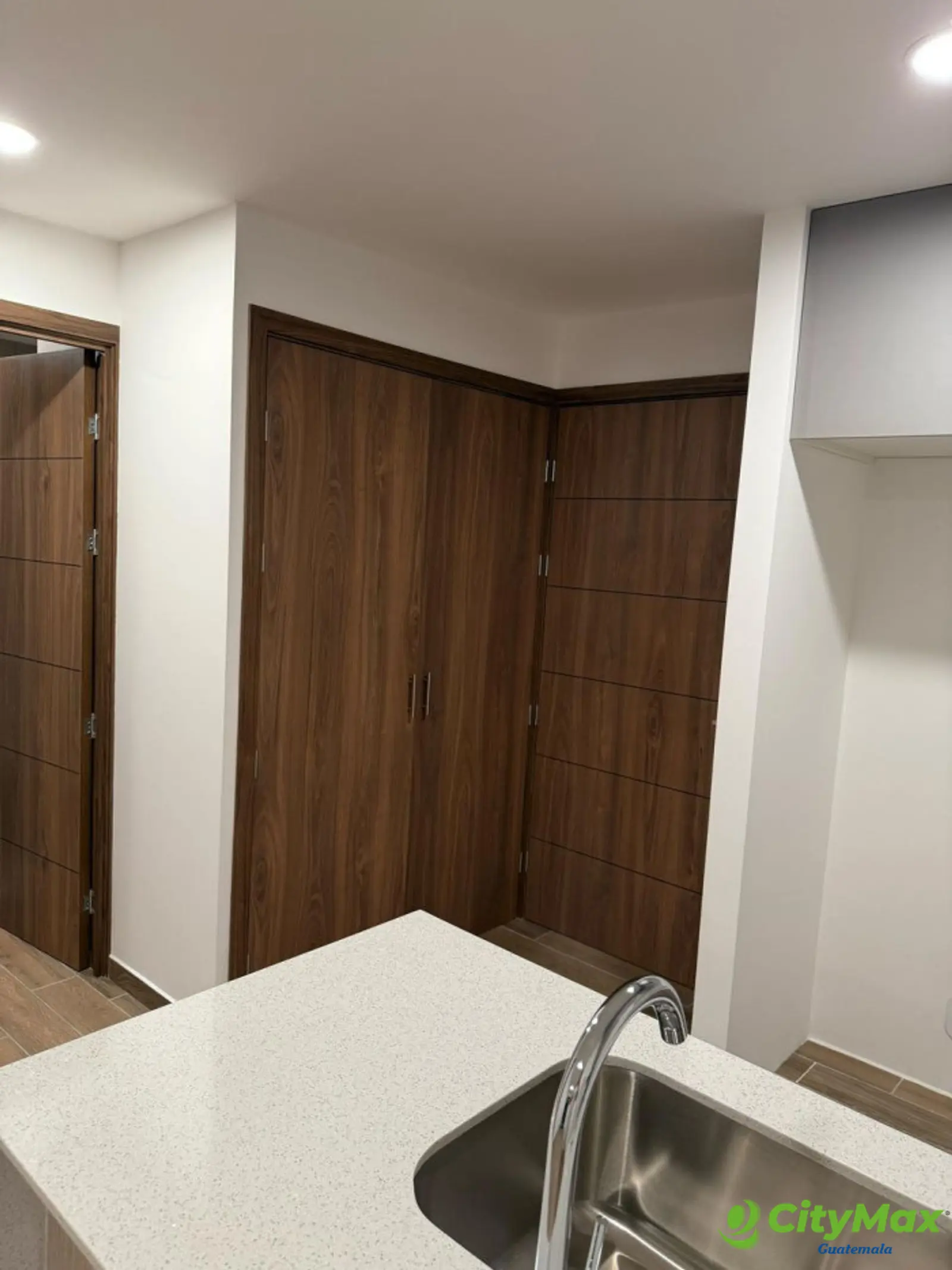 Apartamento en venta Parque 14 en zona 14 Guatemala - foto 2