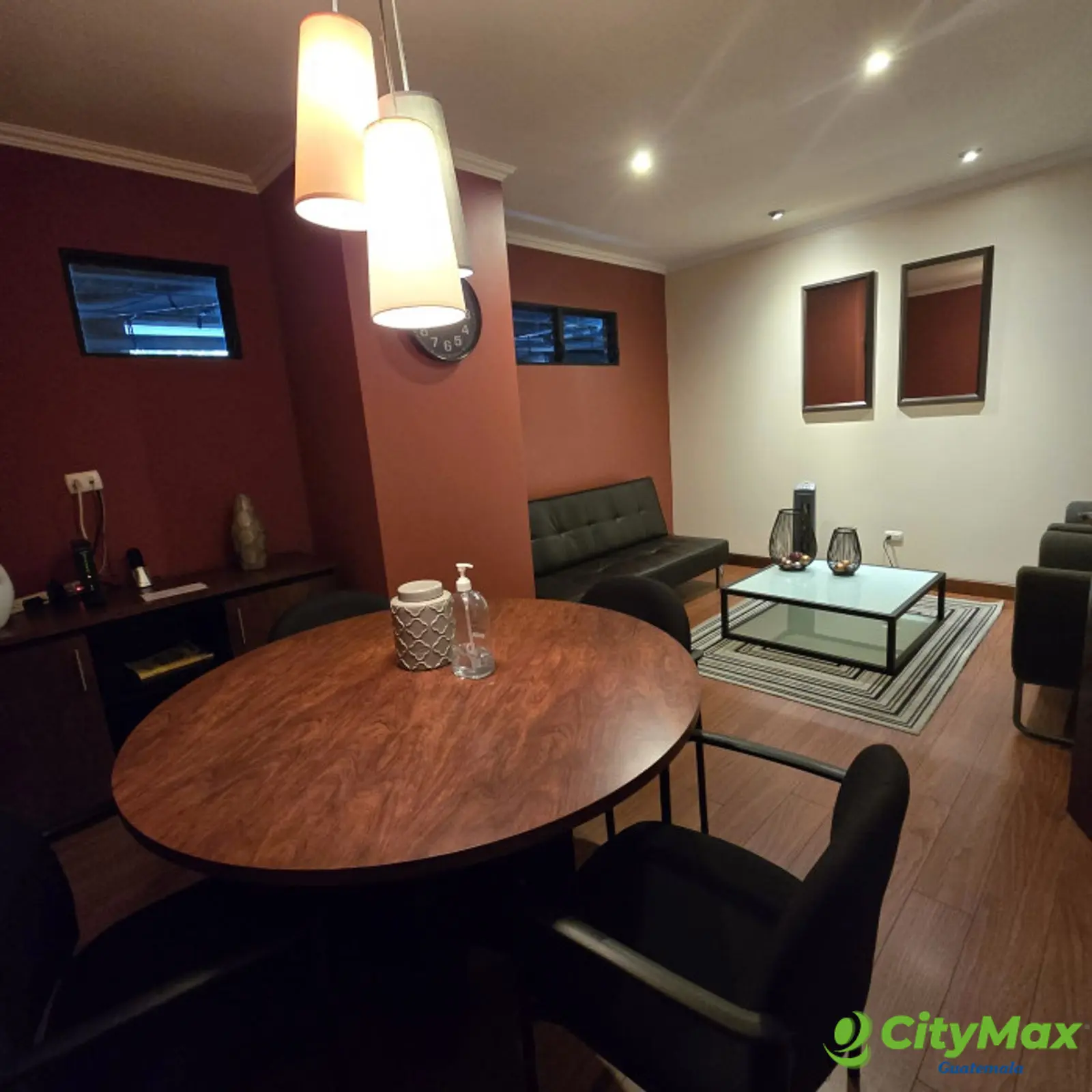 En Alquiler Apartamento en Zona 10 Amueblado - foto 16