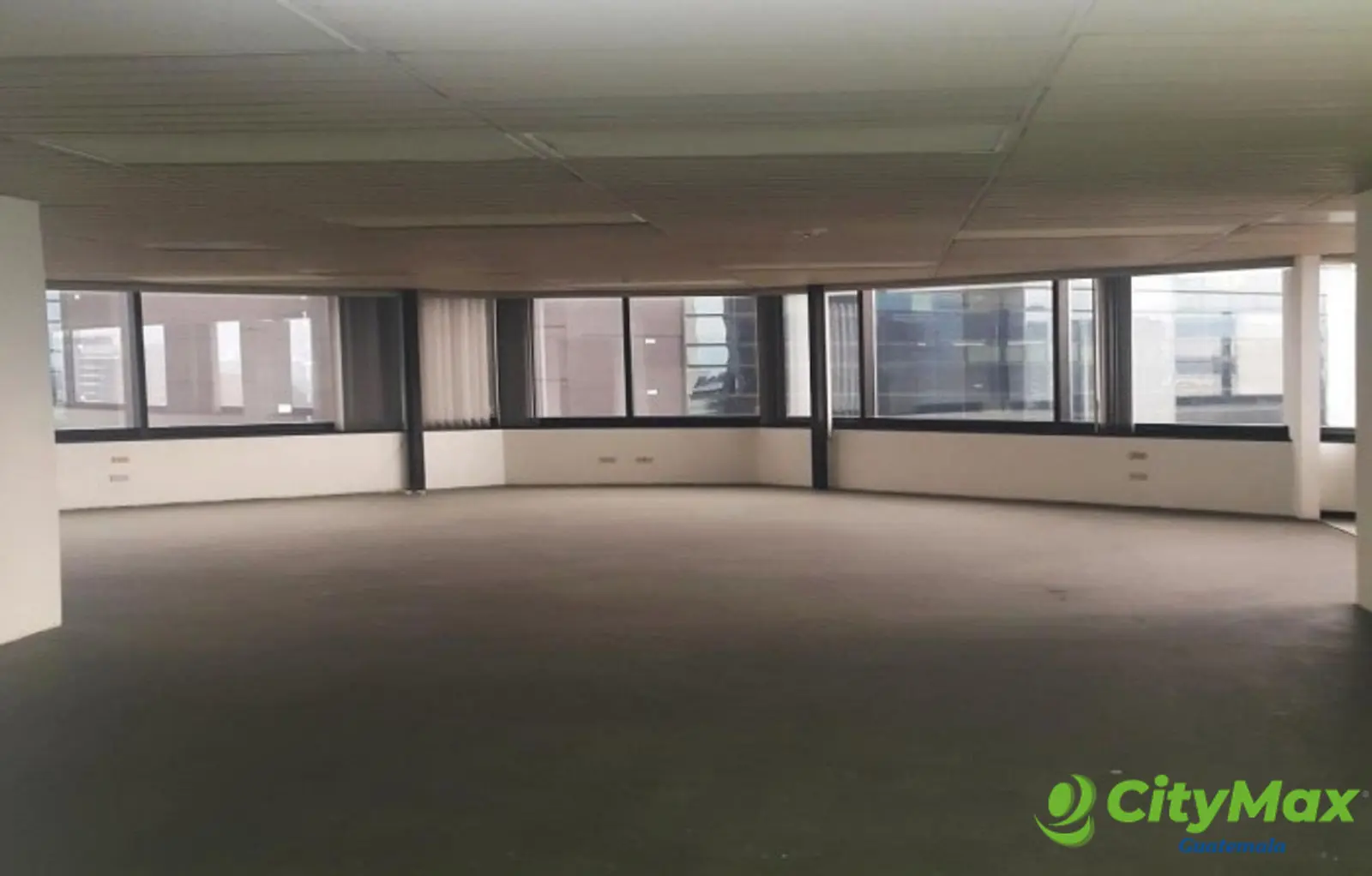 Oficina con 185 m2 en Renta en nivel Alto de la Zona 10 - foto 2