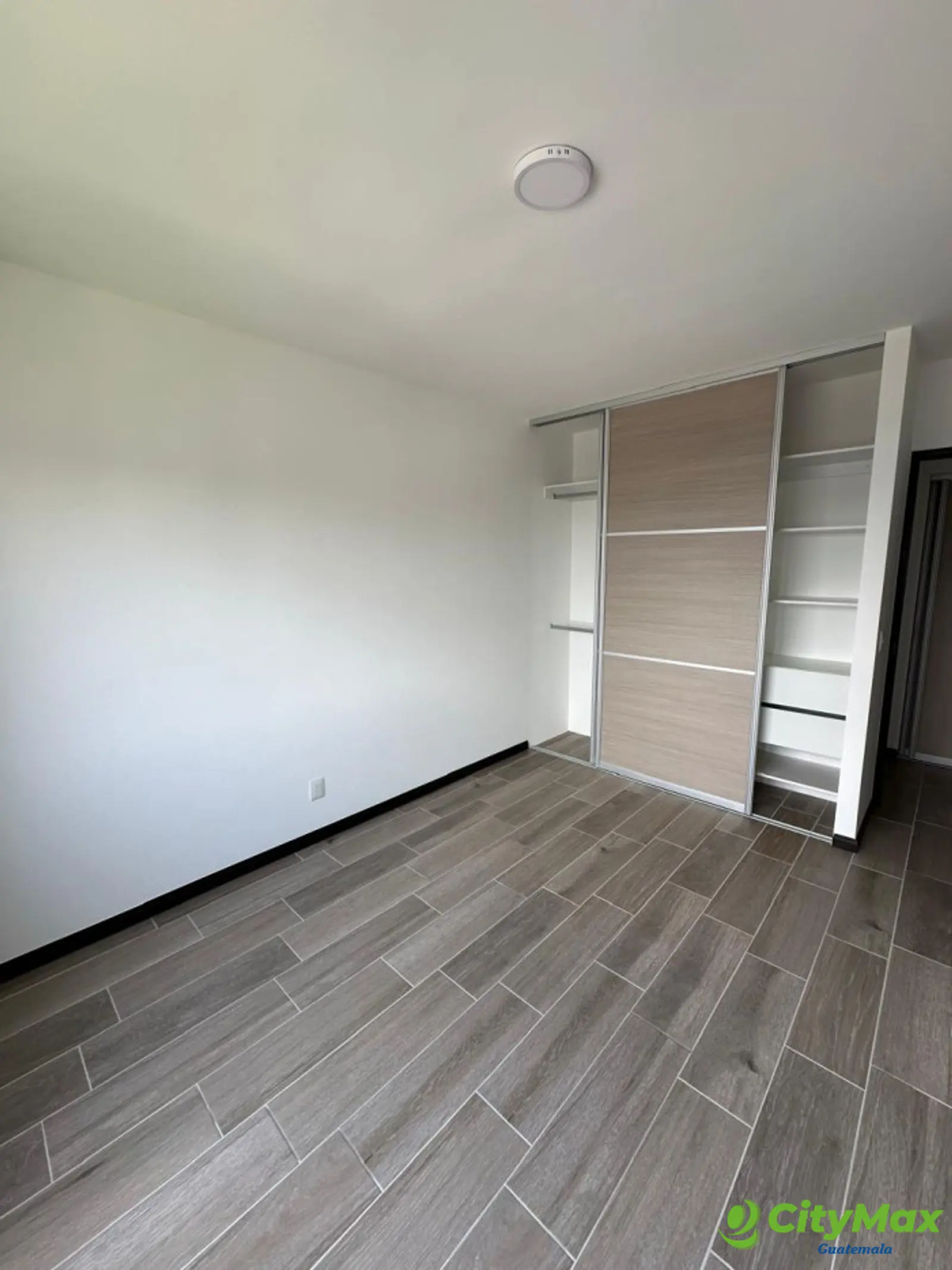 En renta apartamento en Zona 14 Segheria - foto 3