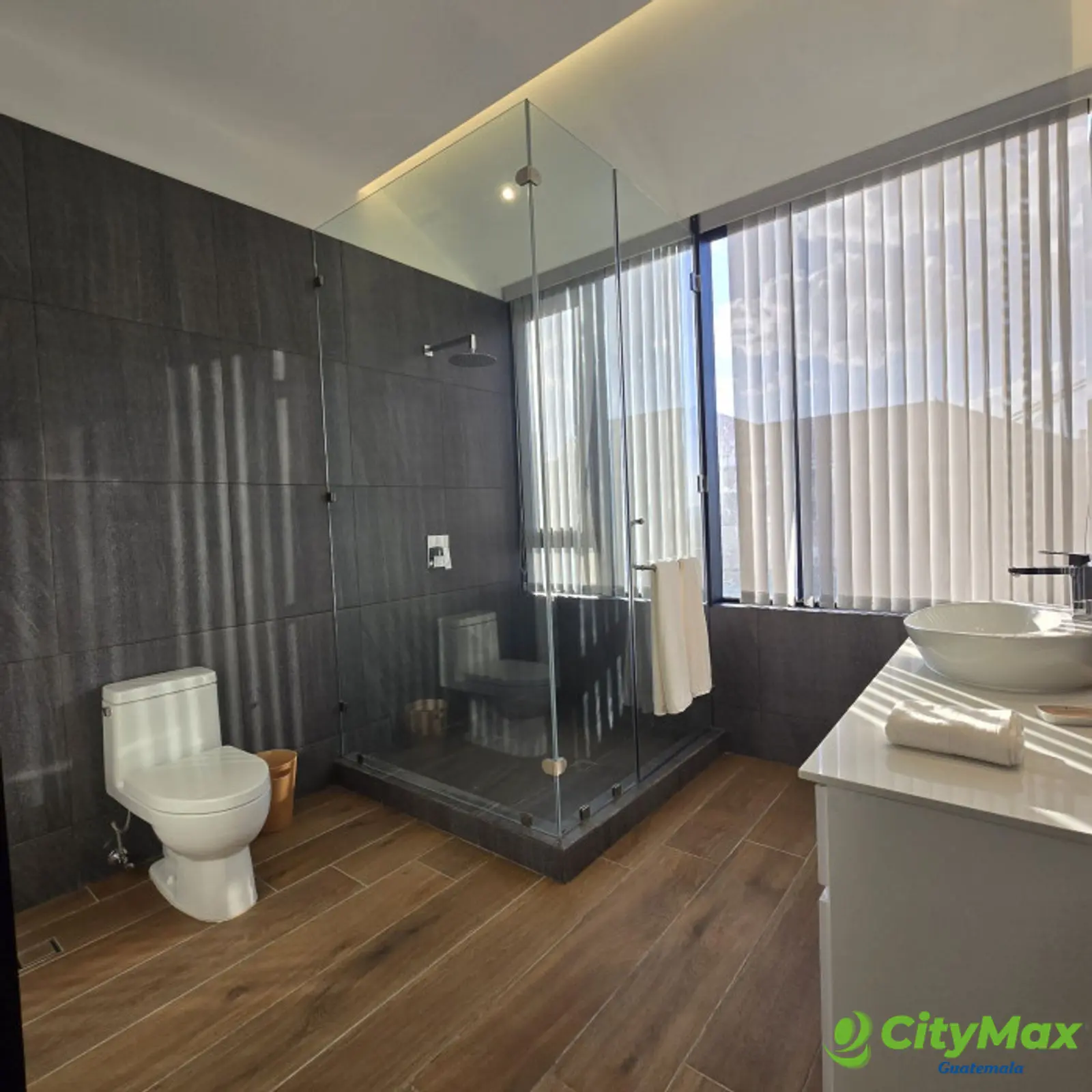 Penthouse de lujo Amueblado en Venta Zona 10 Guatemala - foto 13