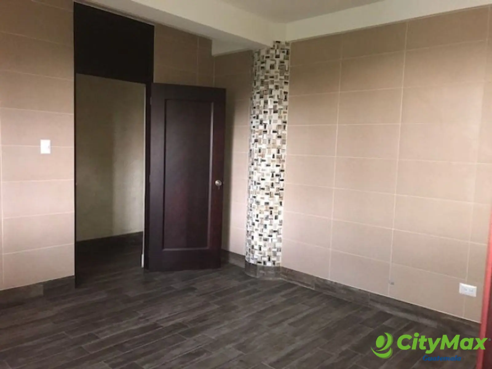 Casa en venta y renta en La Isla zona 15 - foto 3