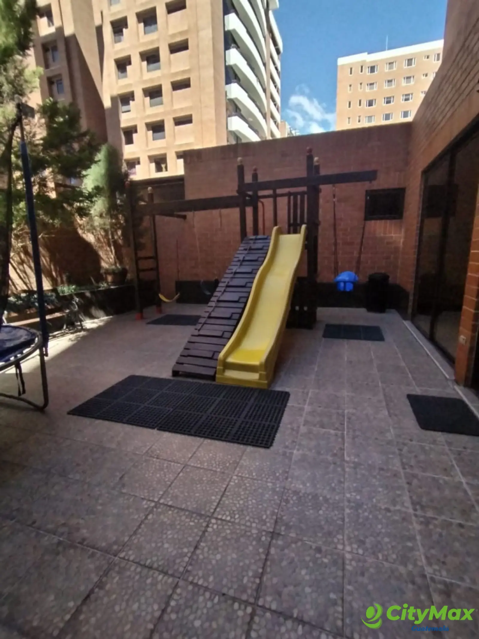 En venta Penthouse zona 10 Guatemala - foto 4