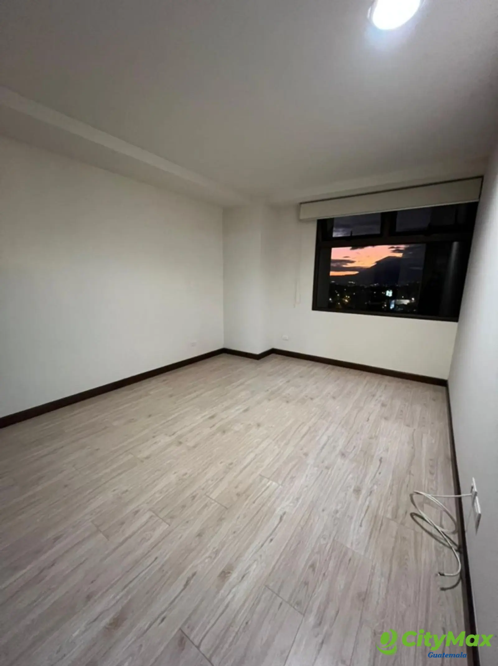 Apartamento en venta en edificio Veinti4 zona 10  - foto 3