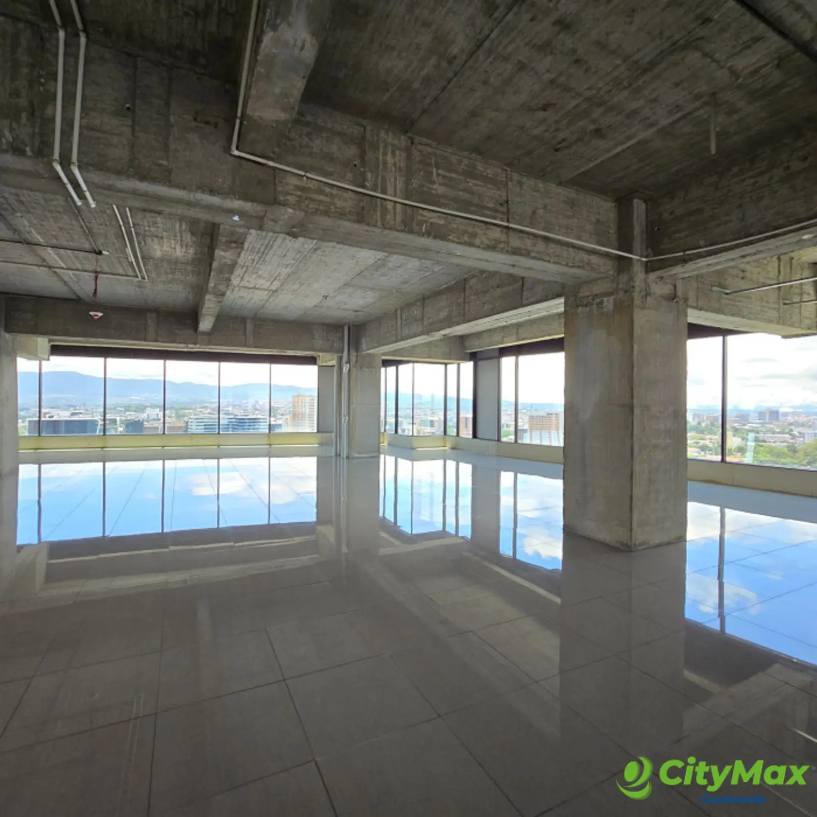 En venta oficinas en Zona 10 Diagonal 6 Guatemala - foto 2