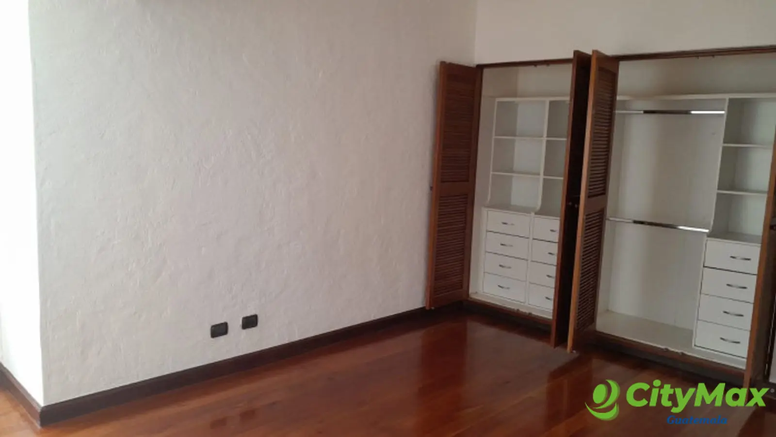Amplio e iluminado apartamento en renta en Zona 15 - foto 8