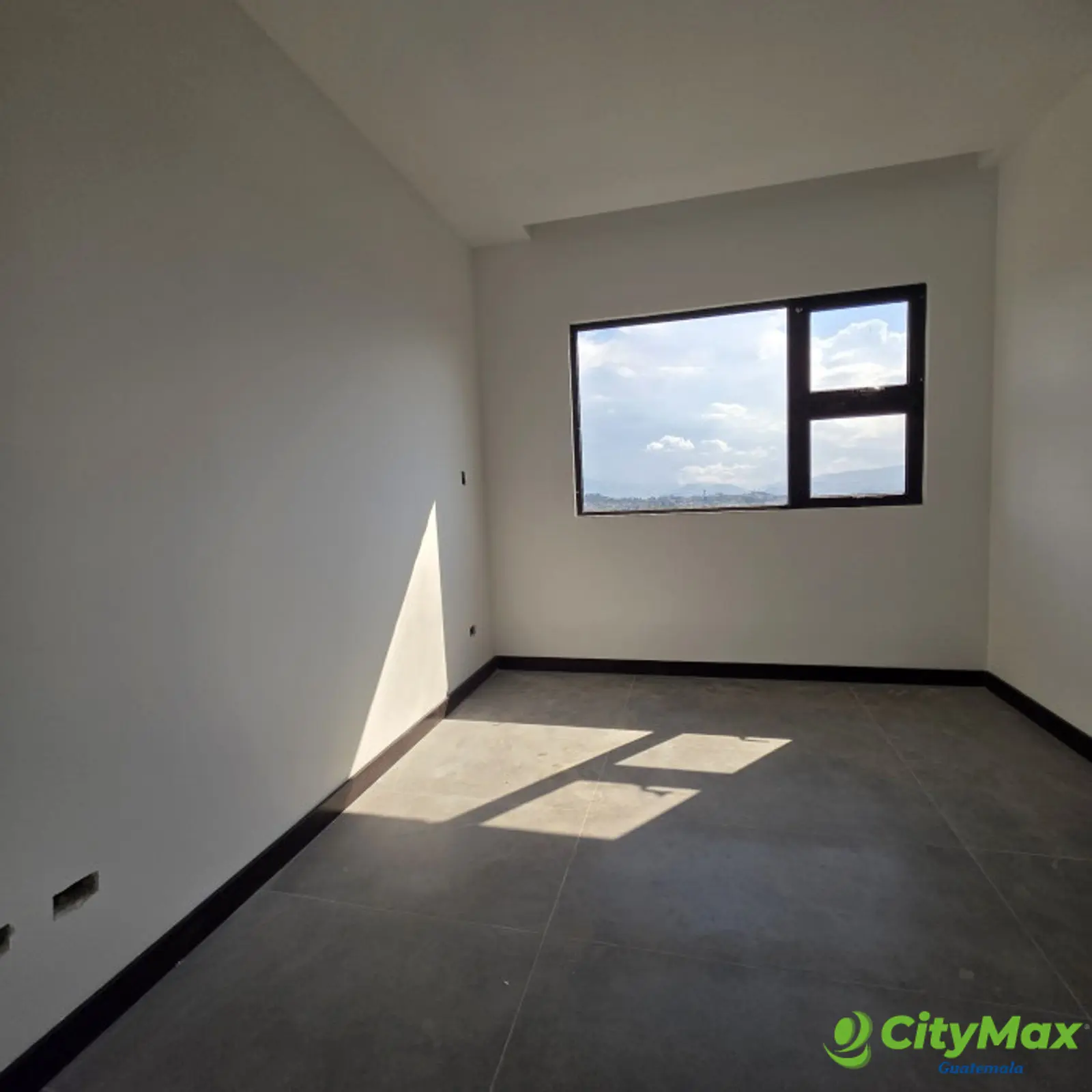 Apartamento 3 Dormitorios en Venta Zona 15 Nivel Alto - foto 9
