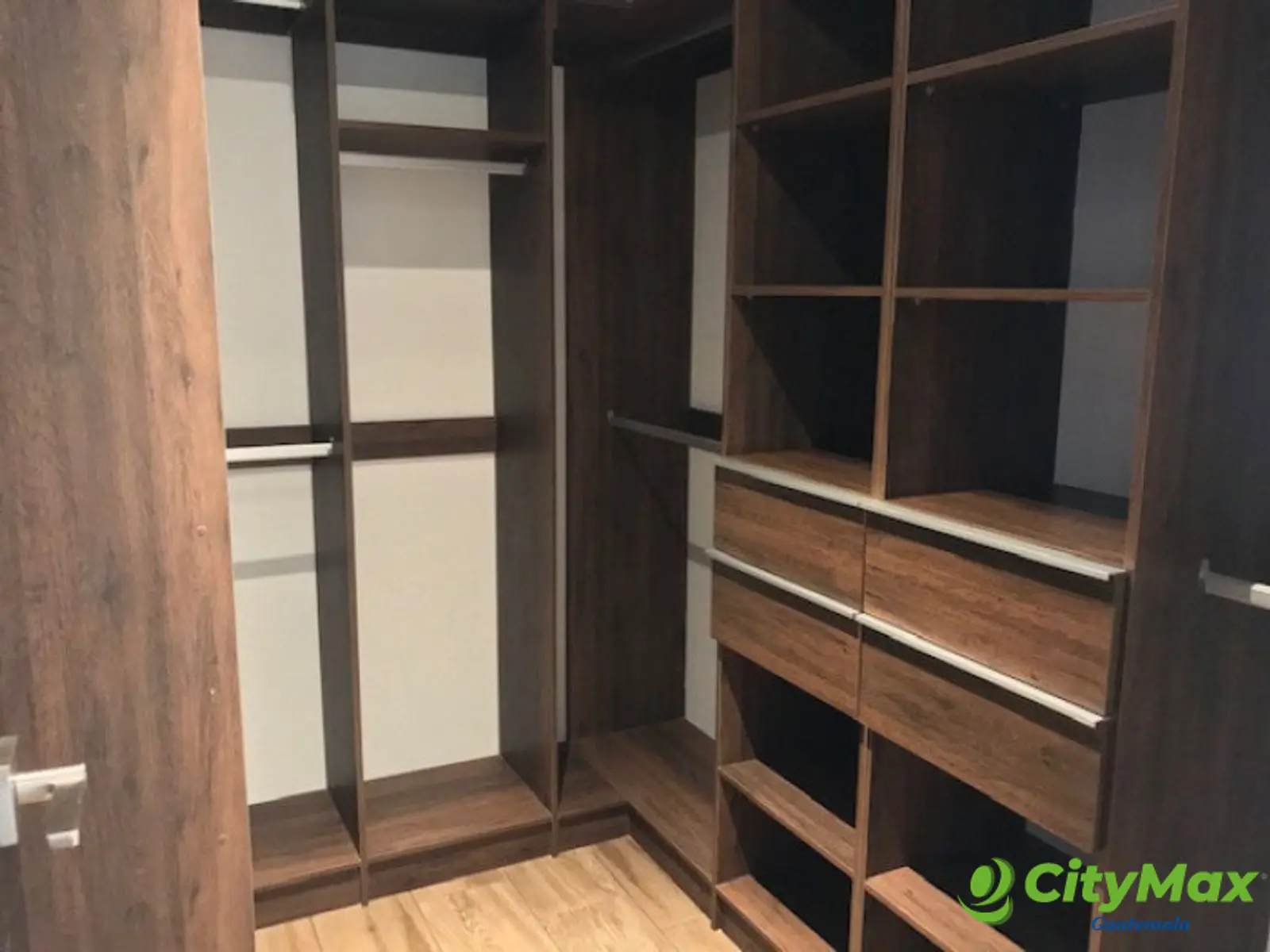 Apartamento en Zona 10 ALQUILER - foto 5