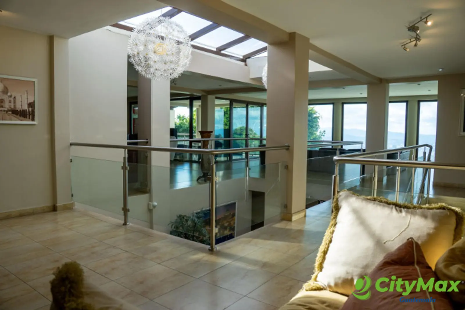Lujosa Mansion en venta Las Nubes Ciudad Guatemala - foto 3