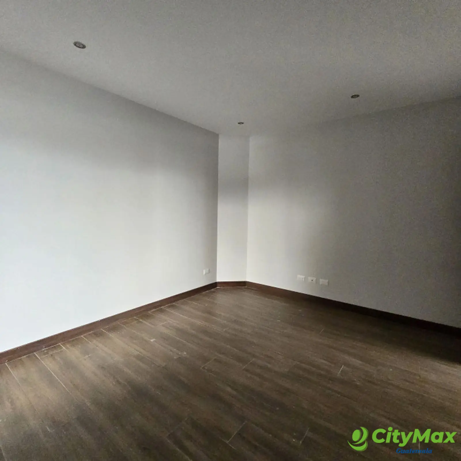 Apartamento en Zona 10 en venta REMODELADO - foto 10